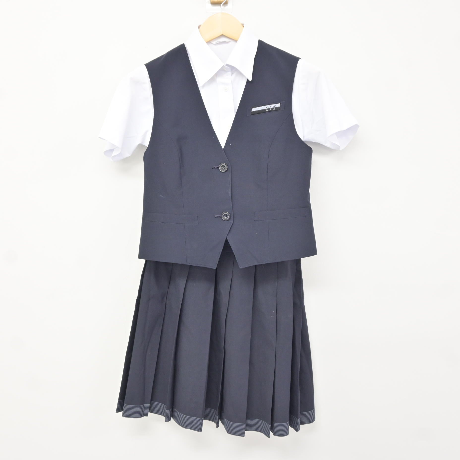 【中古】北海道国際情報高等学校　制服 中古】北海道 札幌国際情報高等学校 女子制服 2点 (シャツ) sf130425