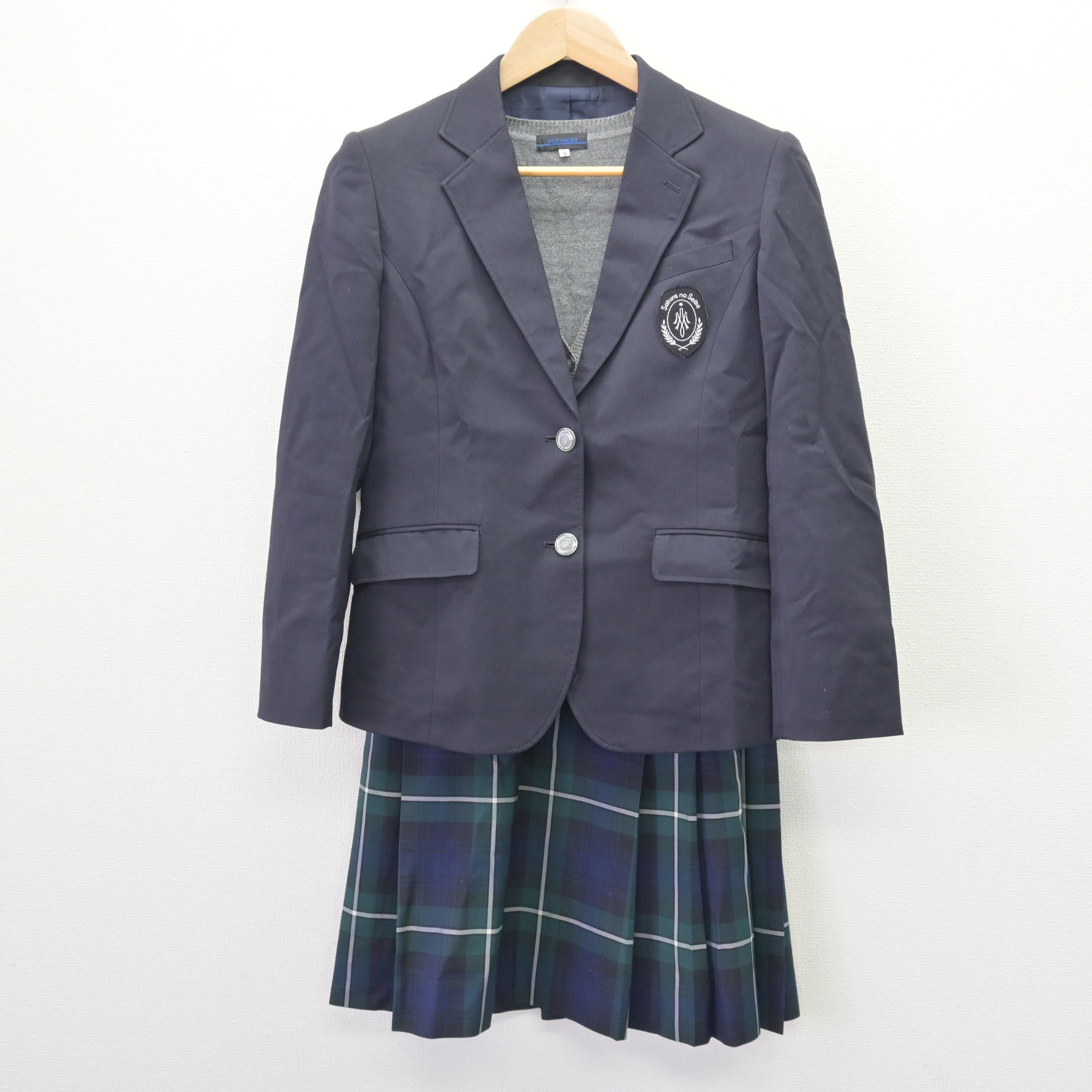 聖母ブレザー等 中古】福島県 桜の聖母学院高等学校 女子制服 3点 (ブレザー・ニット
