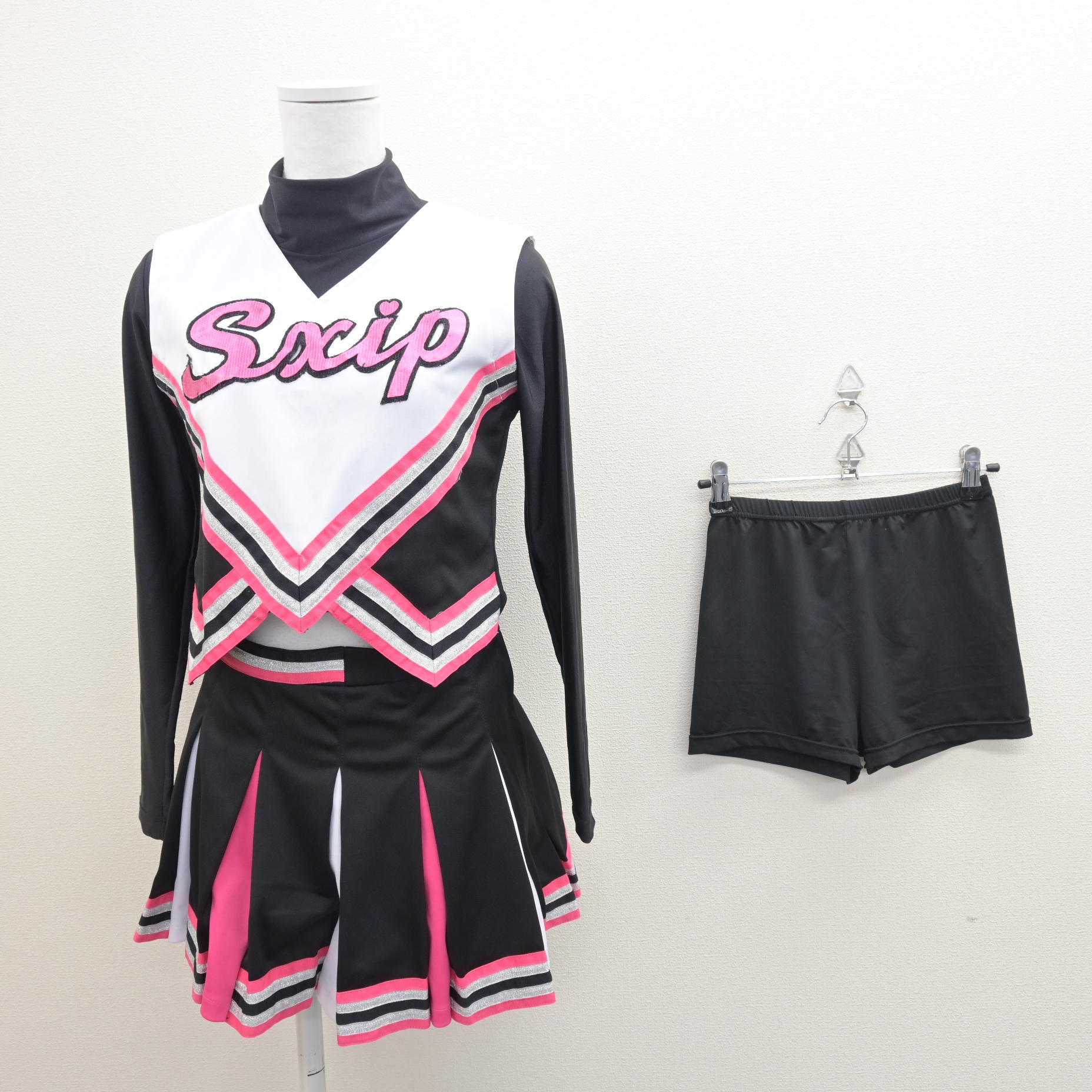 ち*ん様 チアダンス　ユニフォーム　中古 中古】愛知県 Dance Studio SXIP/チアダンスユニフォーム 女子制服 4点