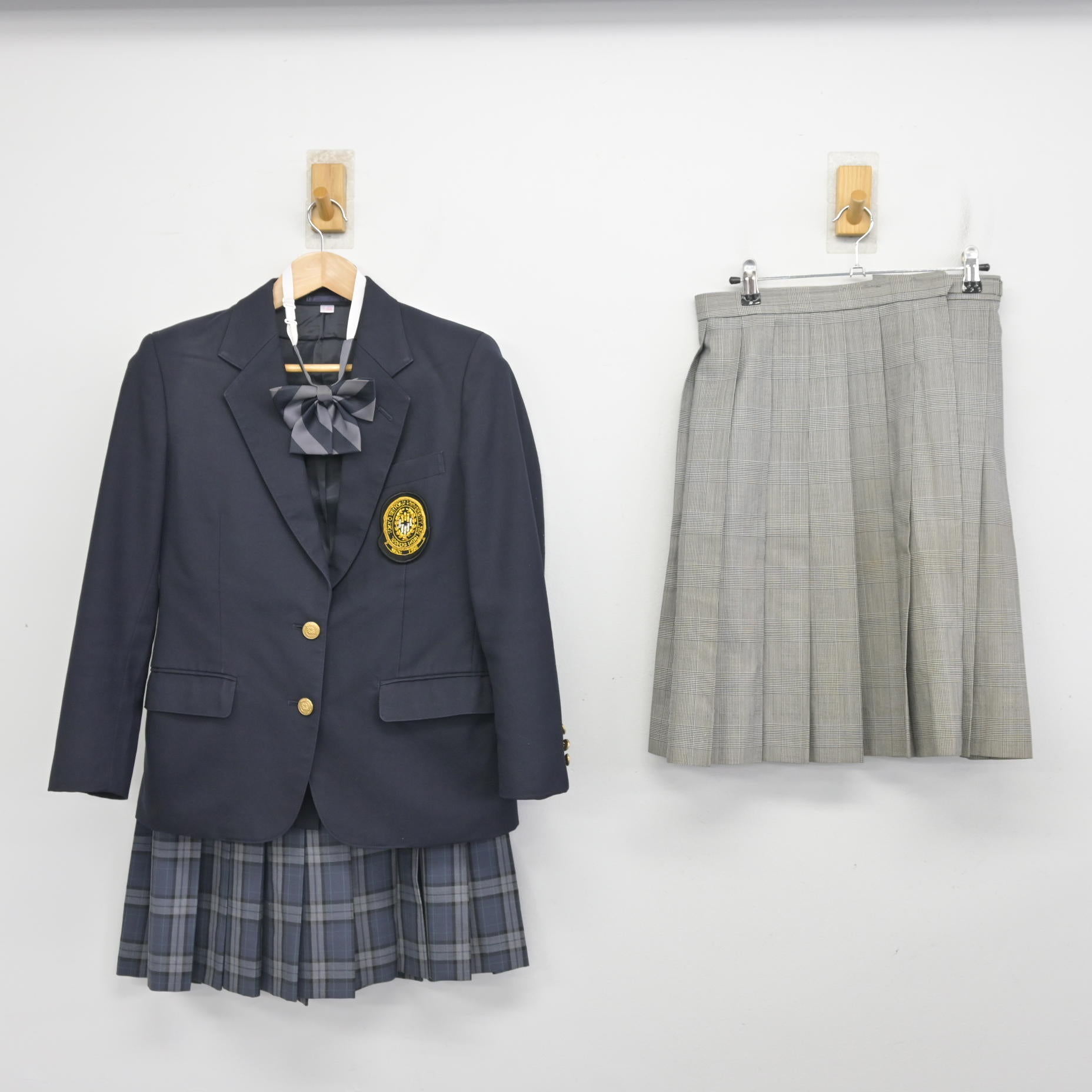 中古】東京都 東京成徳大学高等学校 女子制服 5点 (ブレザー・スカート