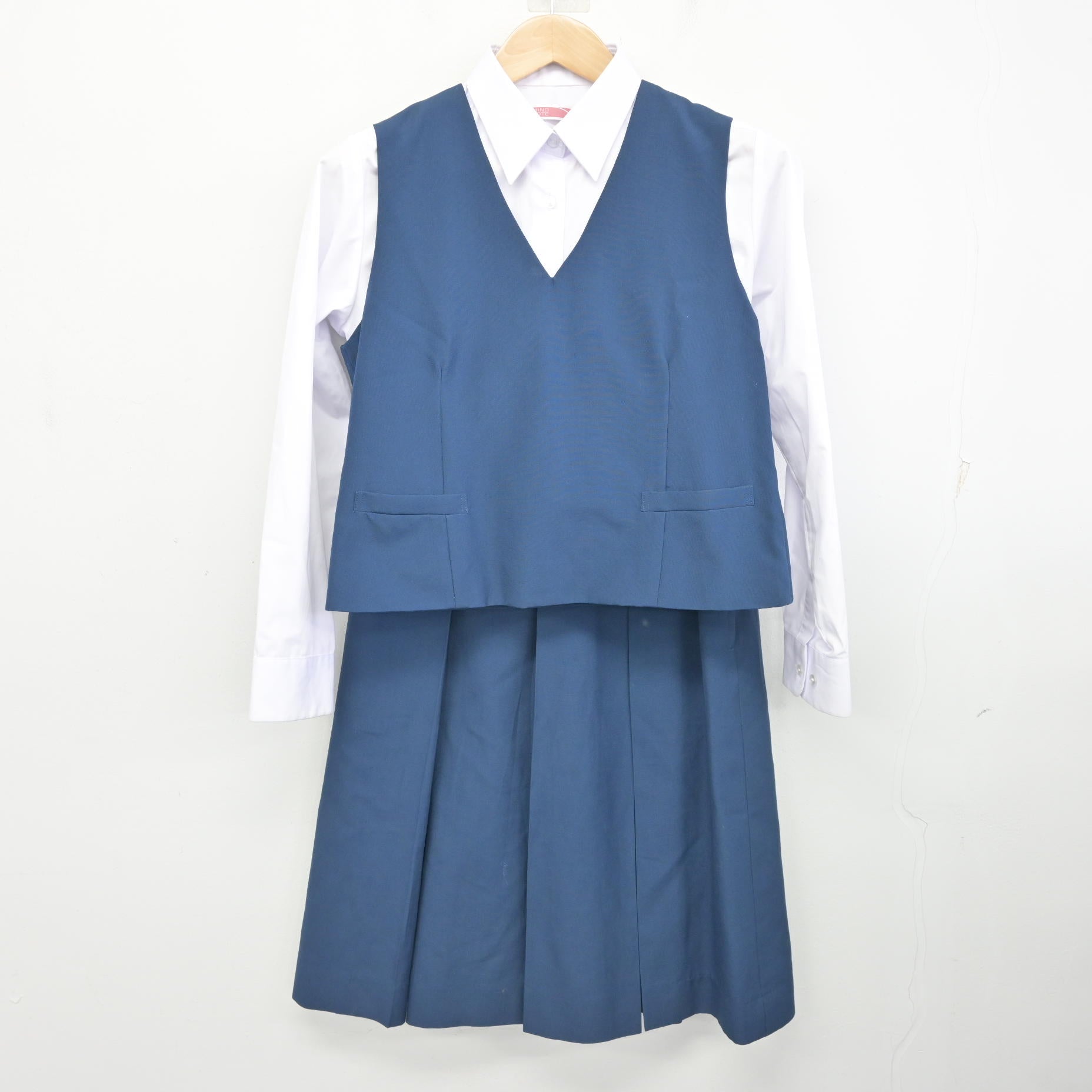 中古】埼玉県 千代田中学校 女子制服 3点 (ベスト・シャツ・スカート 