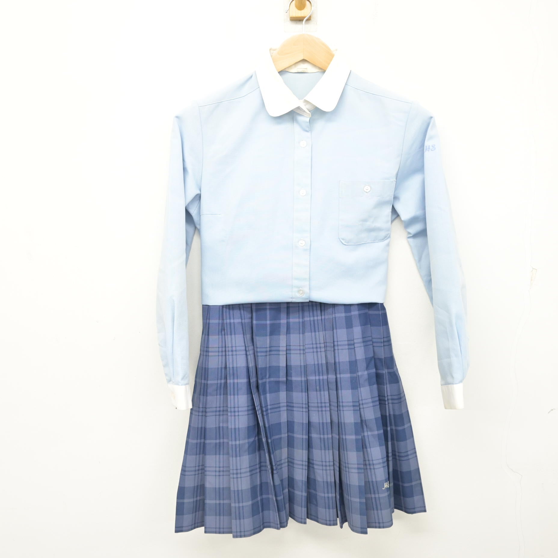 中古】神奈川県 秦野曽屋高等学校 女子制服 2点 (シャツ・スカート 中古】神奈川県 秦野曽屋高等学校 女子制服 2点 (シャツ・スカート