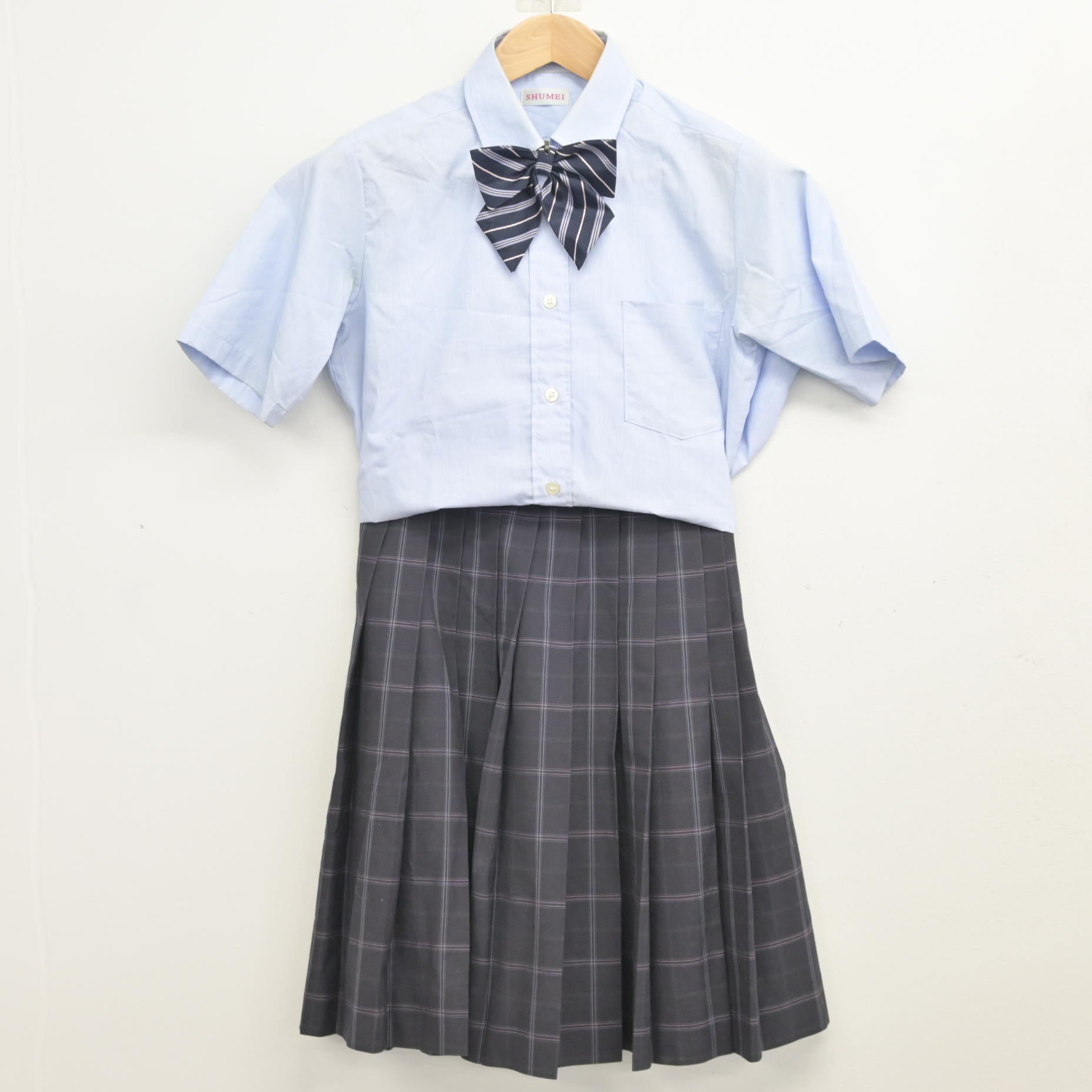 中古】千葉県 秀明八千代高等学校 女子制服 3点 (シャツ・スカート