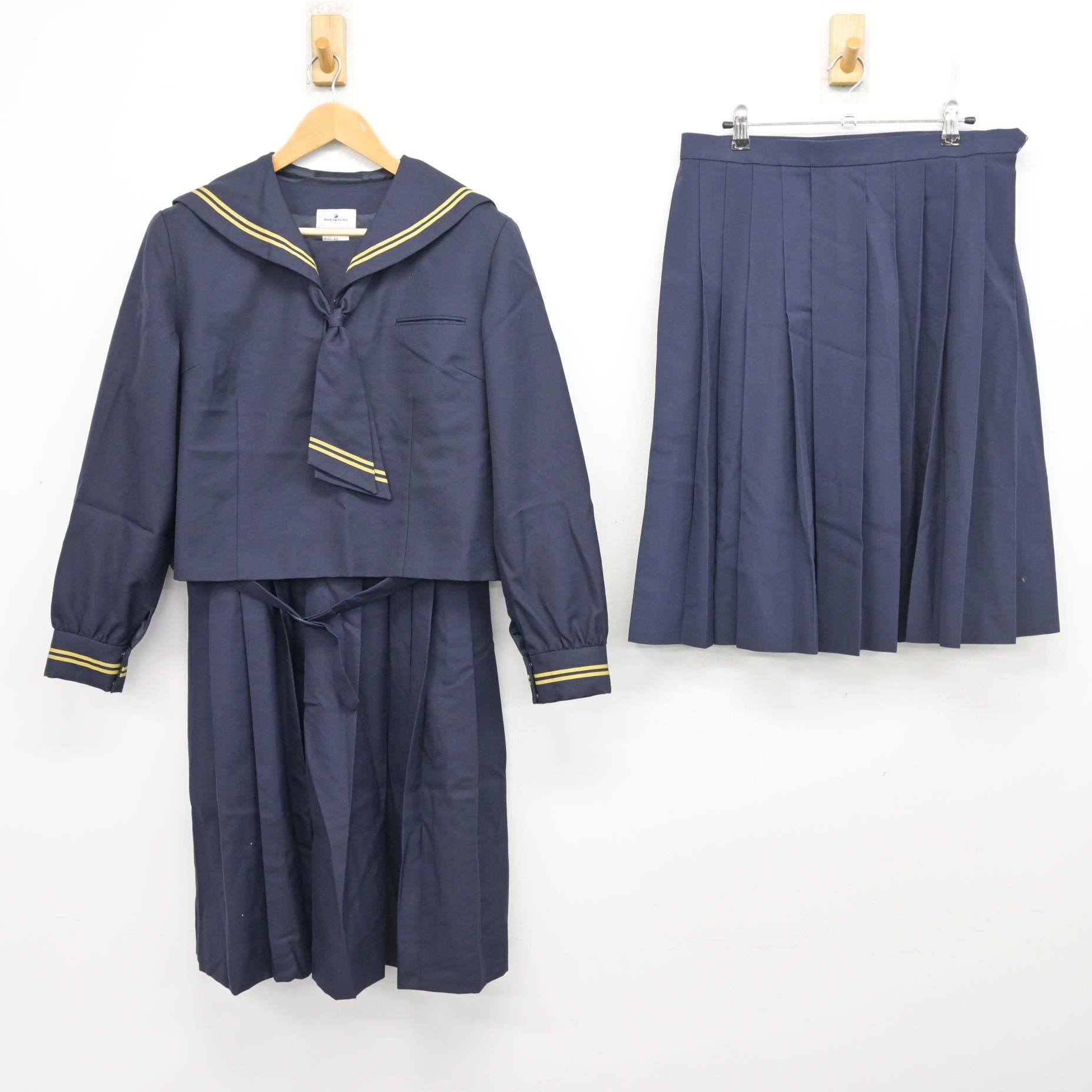 中古】神奈川県 鶴嶺中学校 女子制服 4点 (セーラー服・ジャンパー