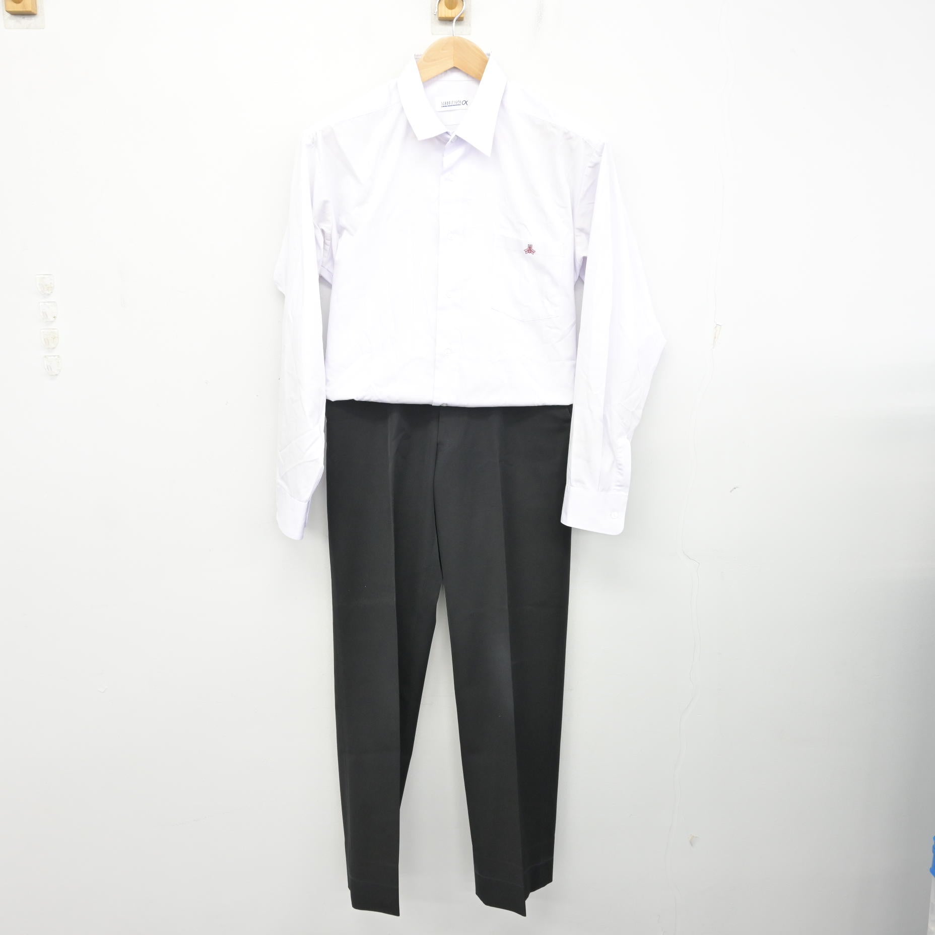 中古】鳥取県 鳥取西高等学校 男子制服 2点 (シャツ・ズボン) sf138391