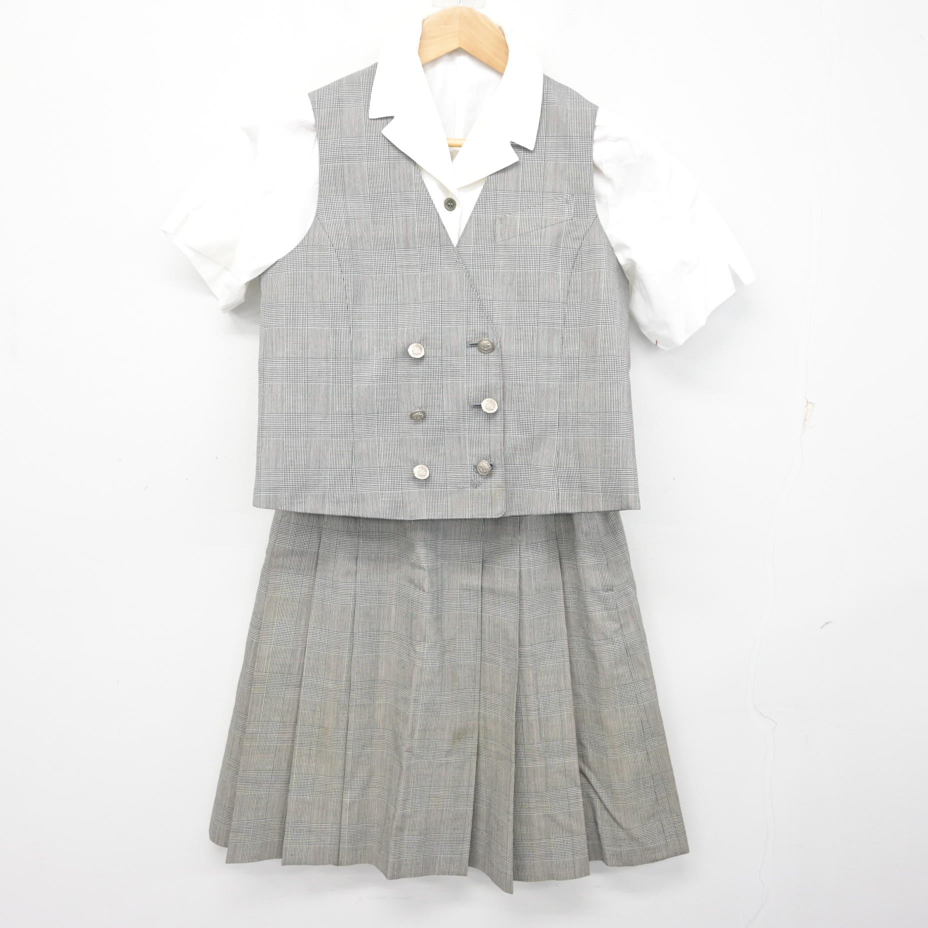 中古】岩手県 盛岡大学附属高等学校 女子制服 3点 (ベスト・シャツ