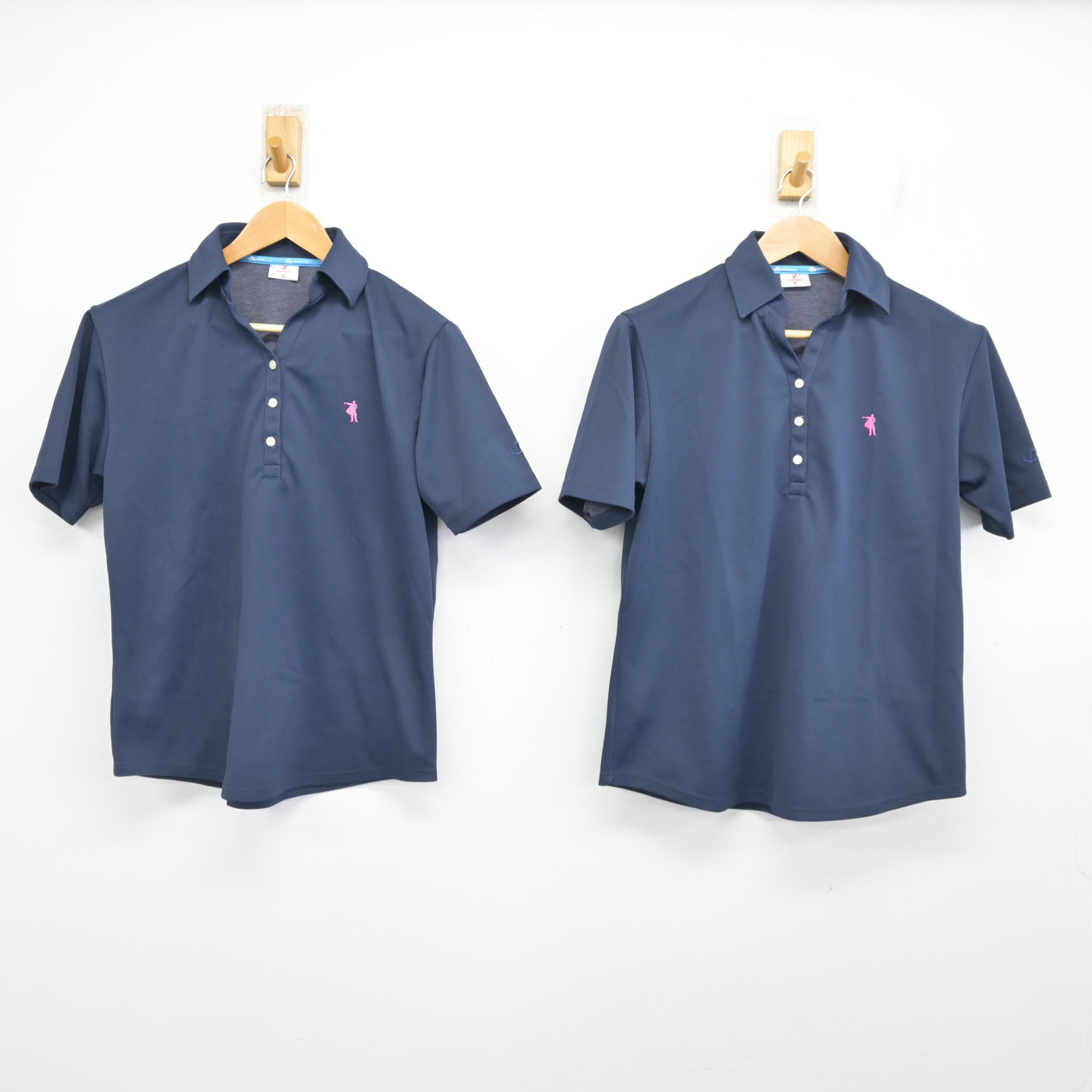 中古】 クラーク記念国際高等学校 女子制服 2点 (シャツ) sf140121