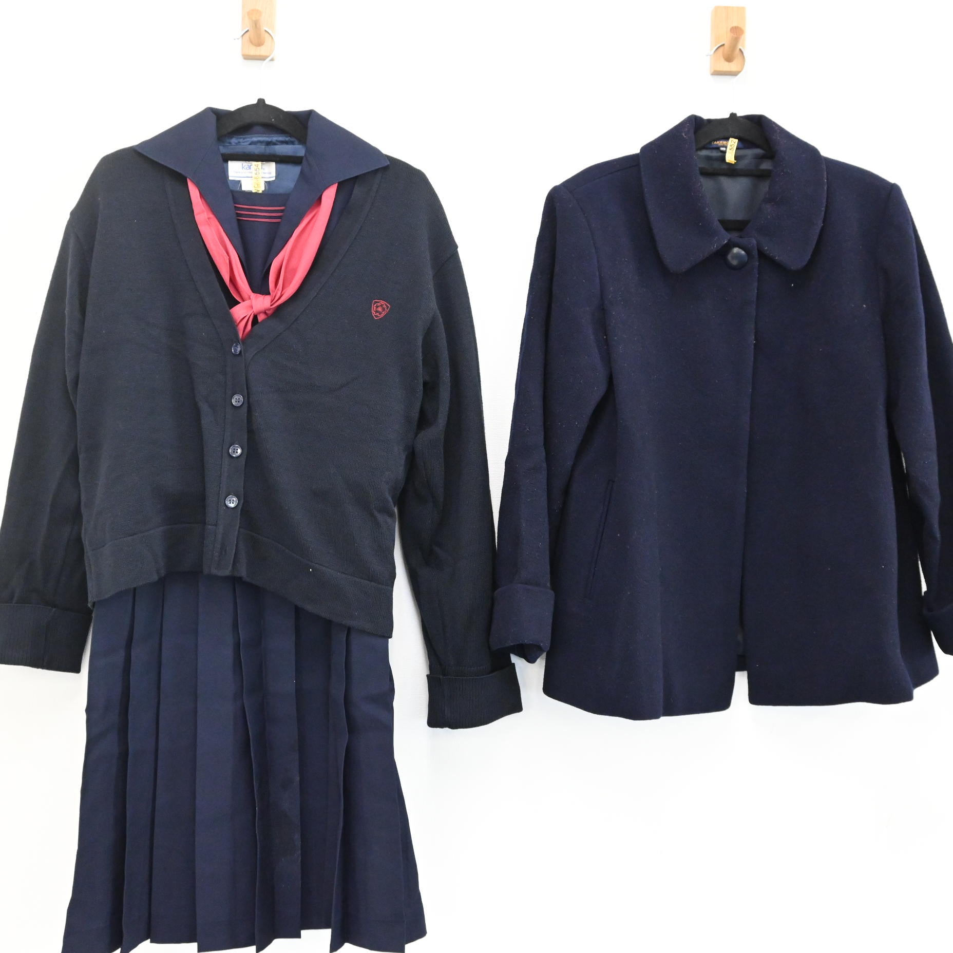 【中古】熊本県 ルーテル学院中学・高校 女子制服 5点（コート・セーラー服 冬・セーター・ジャンパースカート・スカーフ ） sf000330