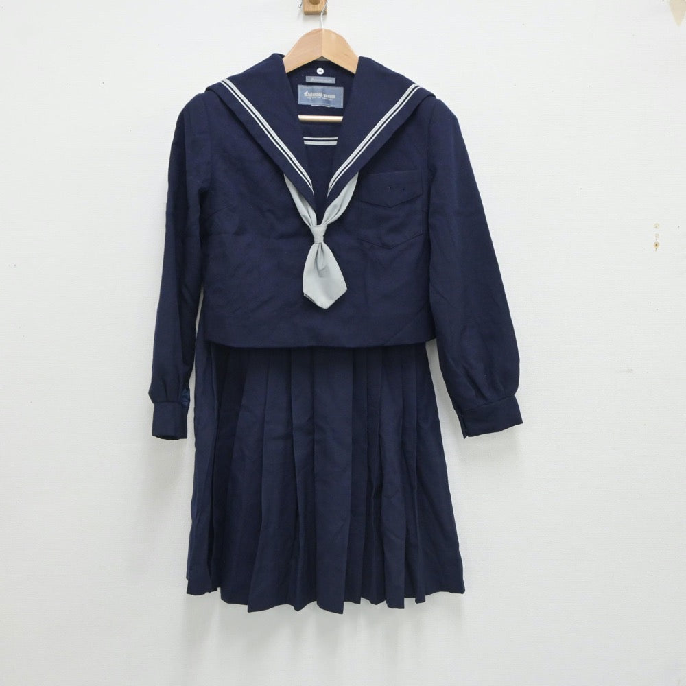 四天王寺女子高生制服画像 中古制服】大阪府 四天王寺中学校・高等学校 女子制服 3点（セーラー服・スカート）sf017726【リサイクル学生服】 | 中古制服通販パレイド
