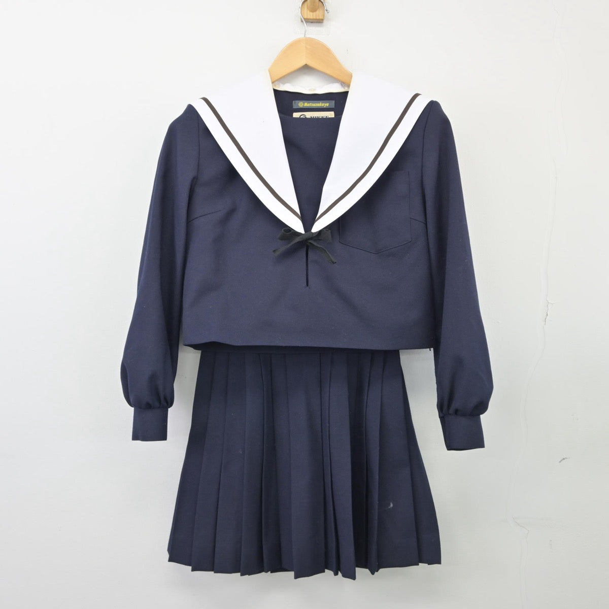 【中古】愛知県 旭丘高等学校 女子制服 4点（セーラー服・セーラー服・スカート）sf025719