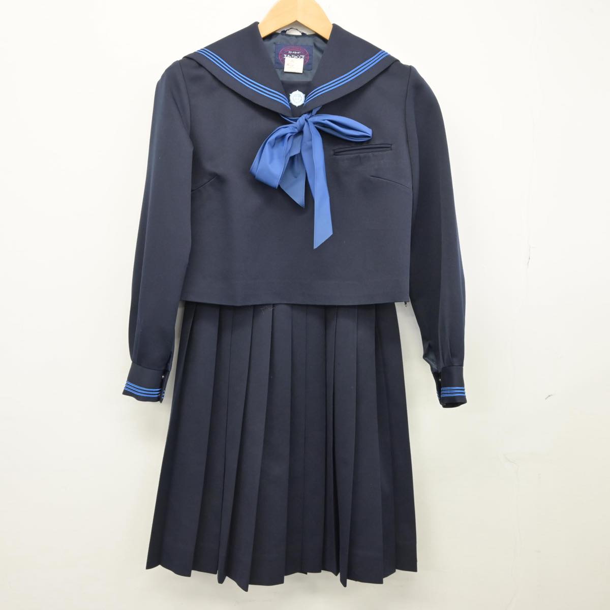 【中古】岩手県 釜石東中学校 女子制服 4点（セーラー服・セーラー服・スカート）sf025800