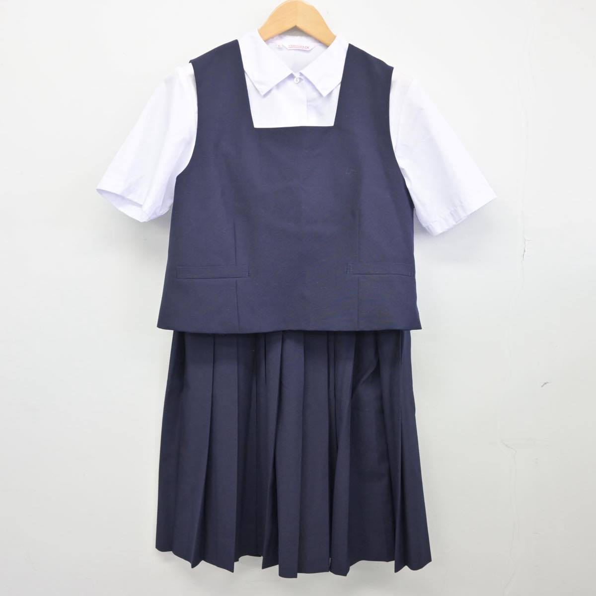 中古制服】群馬県 倉賀野中学校 女子制服 3点(ベスト・シャツ 中古制服】群馬県 倉賀野中学校 女子制服 3点(ベスト・シャツ