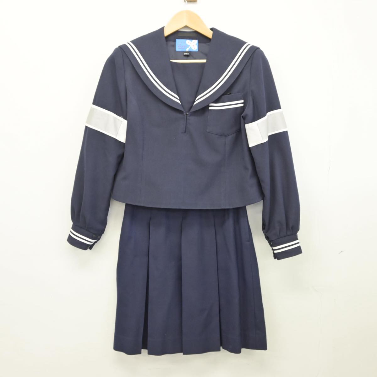 中古制服】静岡県 吉田中学校 女子制服 2点（セーラー服・スカート 