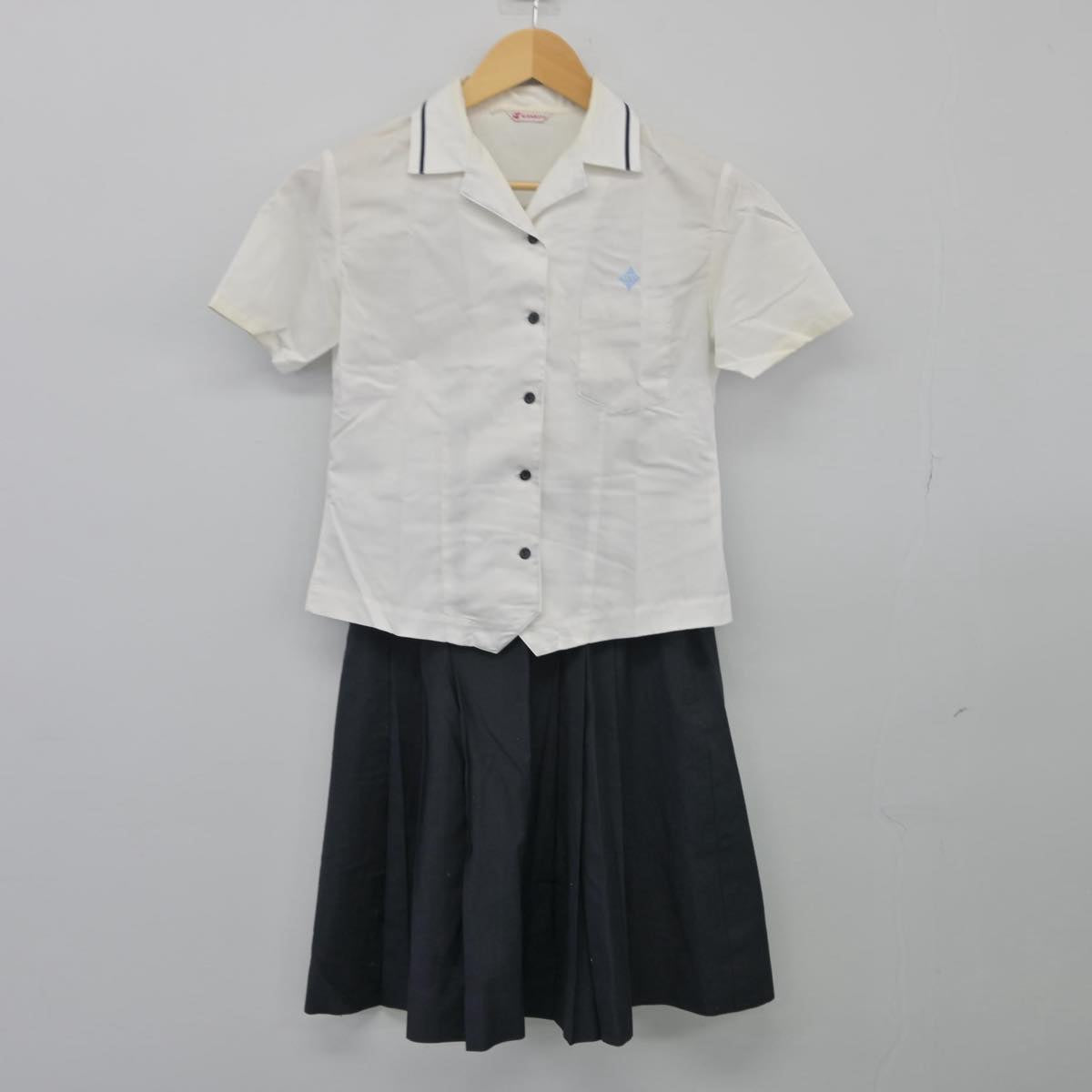 【中古】福岡県 筑紫丘高等学校 女子制服 2点（シャツ・スカート）sf026942