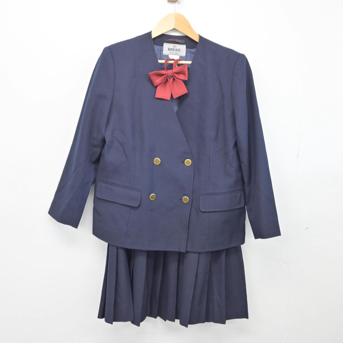 【中古】埼玉県 松伏町町立松伏中学校 女子制服 4点（ブレザー・スカート）sf028241