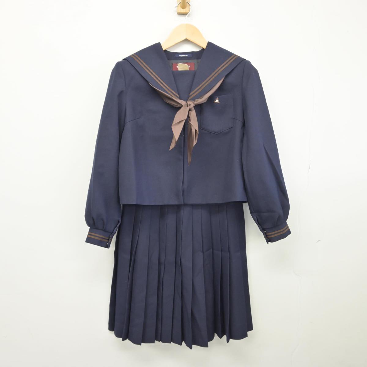 【中古】富山県 新湊高等学校 女子制服 3点（セーラー服・スカート）sf028486