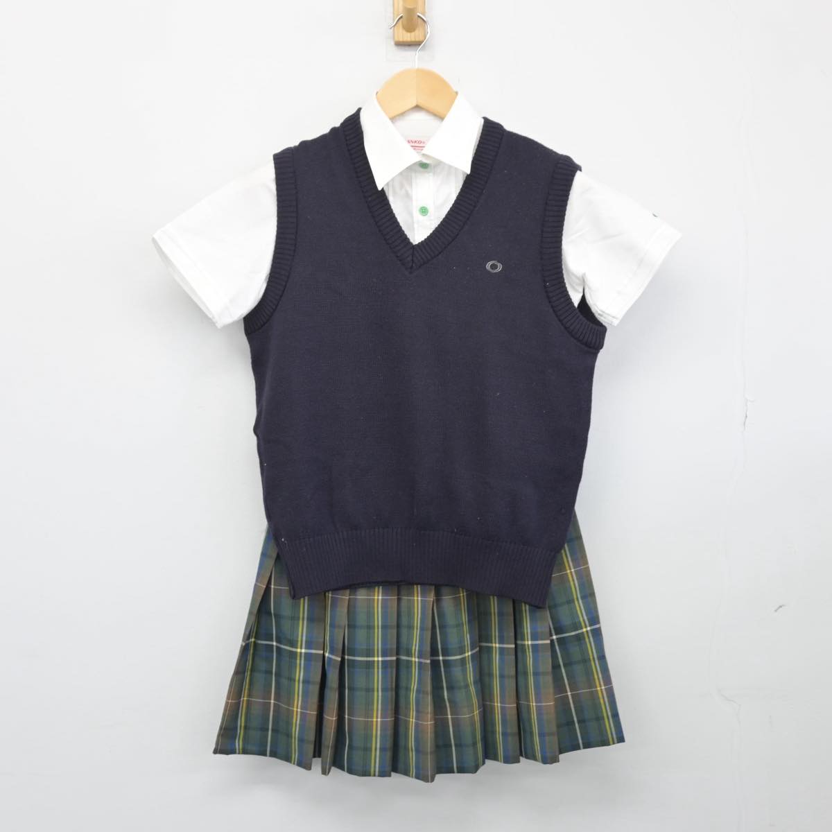 【中古】大阪府 緑涼高等学校 女子制服 3点（ニットベスト・シャツ・スカート）sf028504