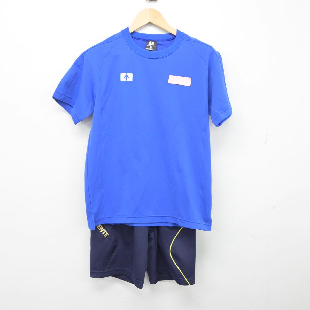 中古】東京都 錦城高等学校 女子制服 2点（体操服 上・体操服 下