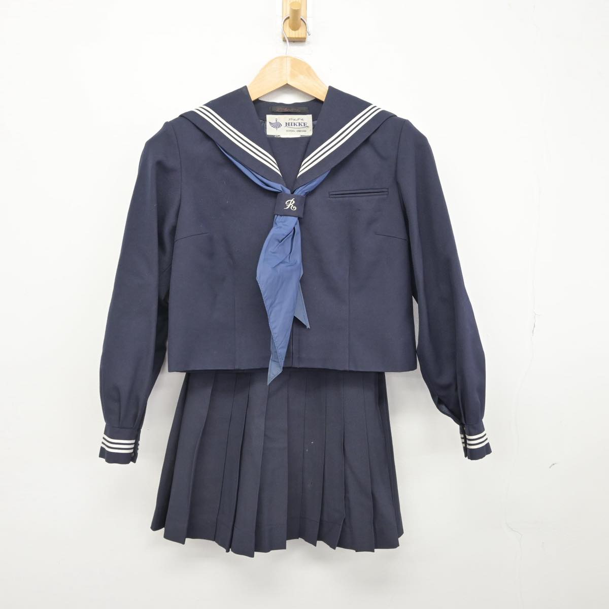 【中古】東京都 文京区立第六中学校 女子制服 3点（セーラー服・スカート）sf030391