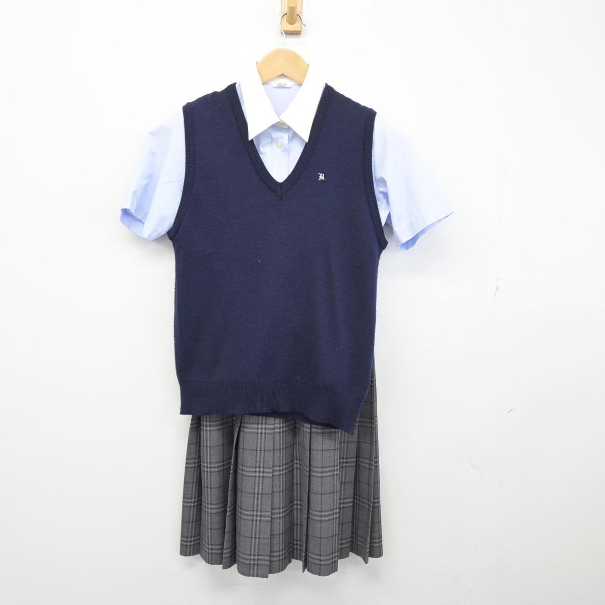 ン 大人気 新品 ノ 中古】静岡県 浜松市立高等学校 女子制服 3点（ニットベスト ウェア