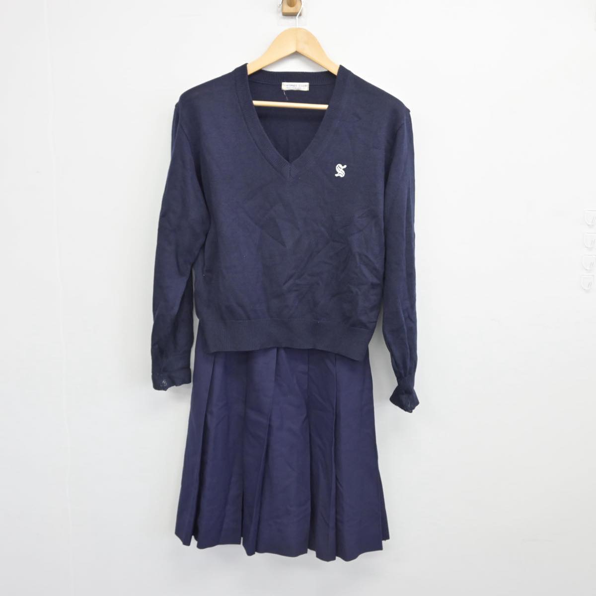 【中古】熊本県 真和高等学校 女子制服 3点（ニット・ベスト・スカート）sf031054