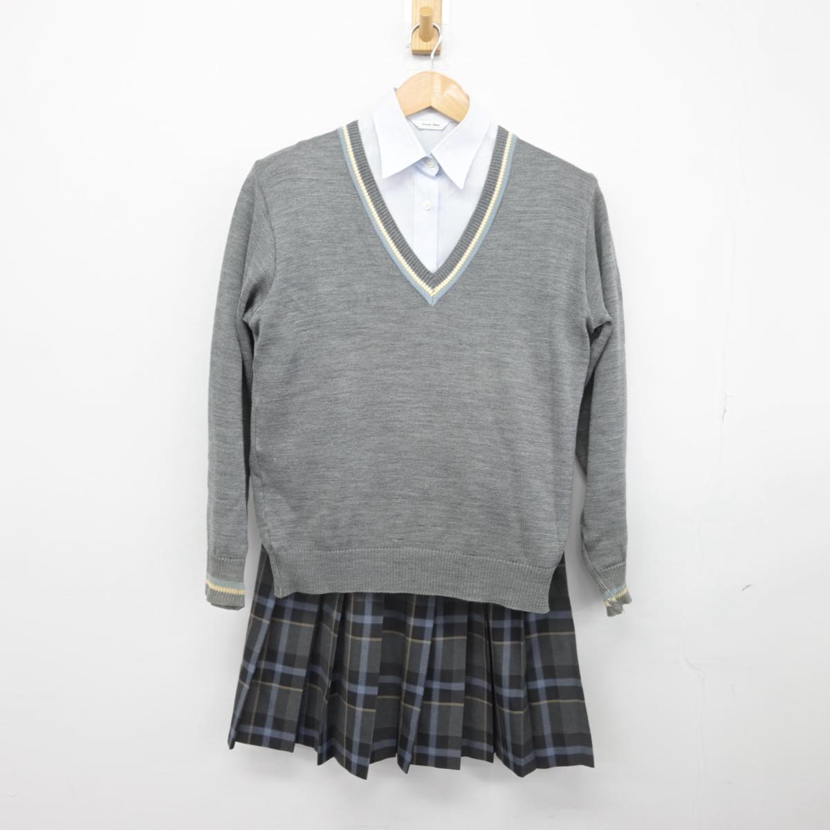 中古】東京都 多摩大学目黒高等学校 女子制服 3点(ニット 中古】東京都 多摩大学目黒高等学校 女子制服 3点(ニット