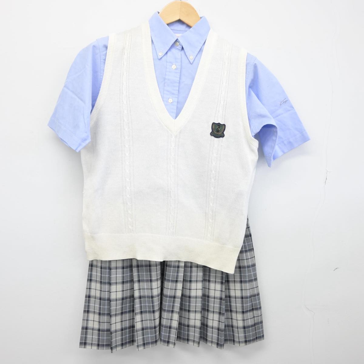 【中古】東京都 錦城高等学校 女子制服 3点（ニットベスト・シャツ・スカート）sf031794