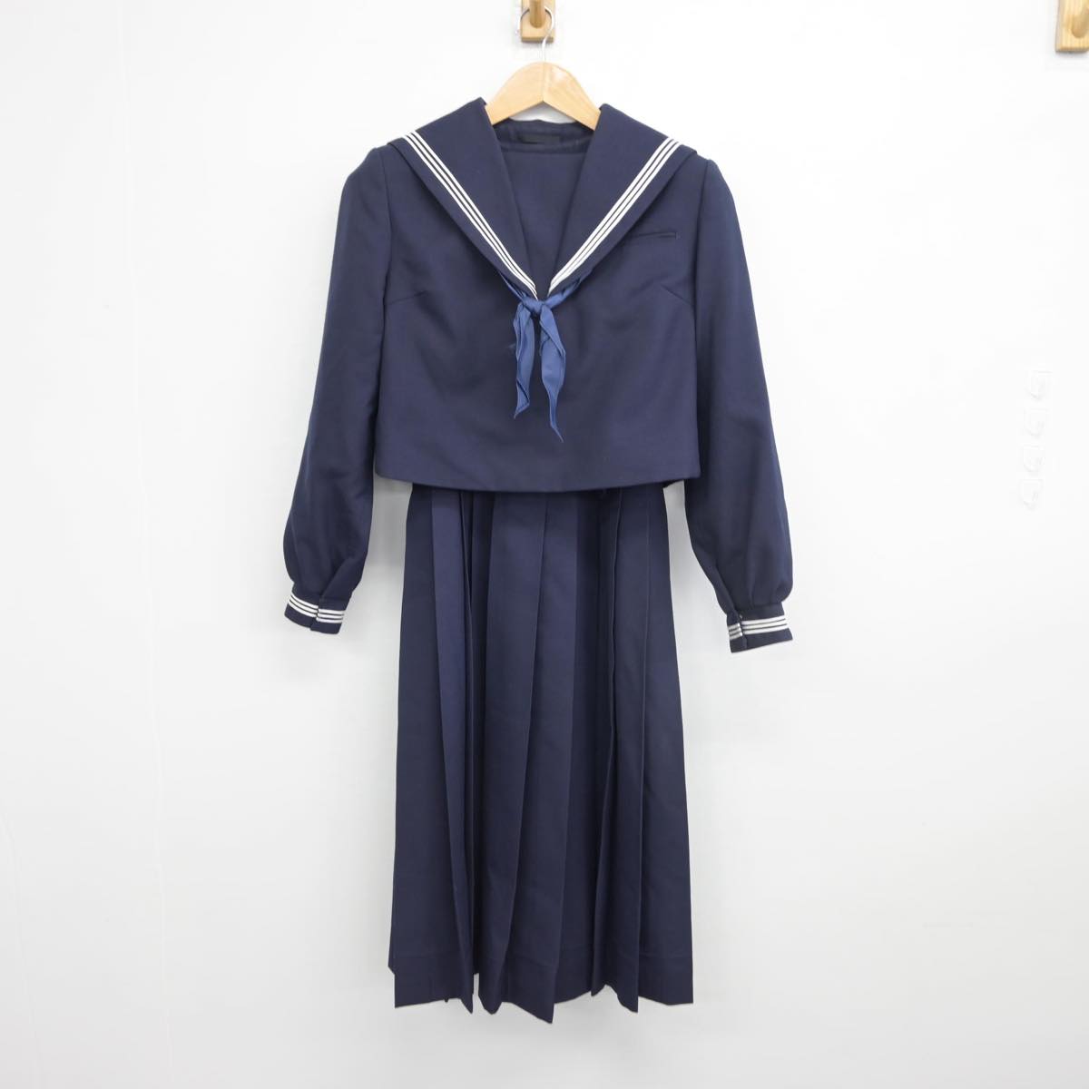 中古】福岡県 福岡市立元岡中学校 女子制服 2点（セーラー服