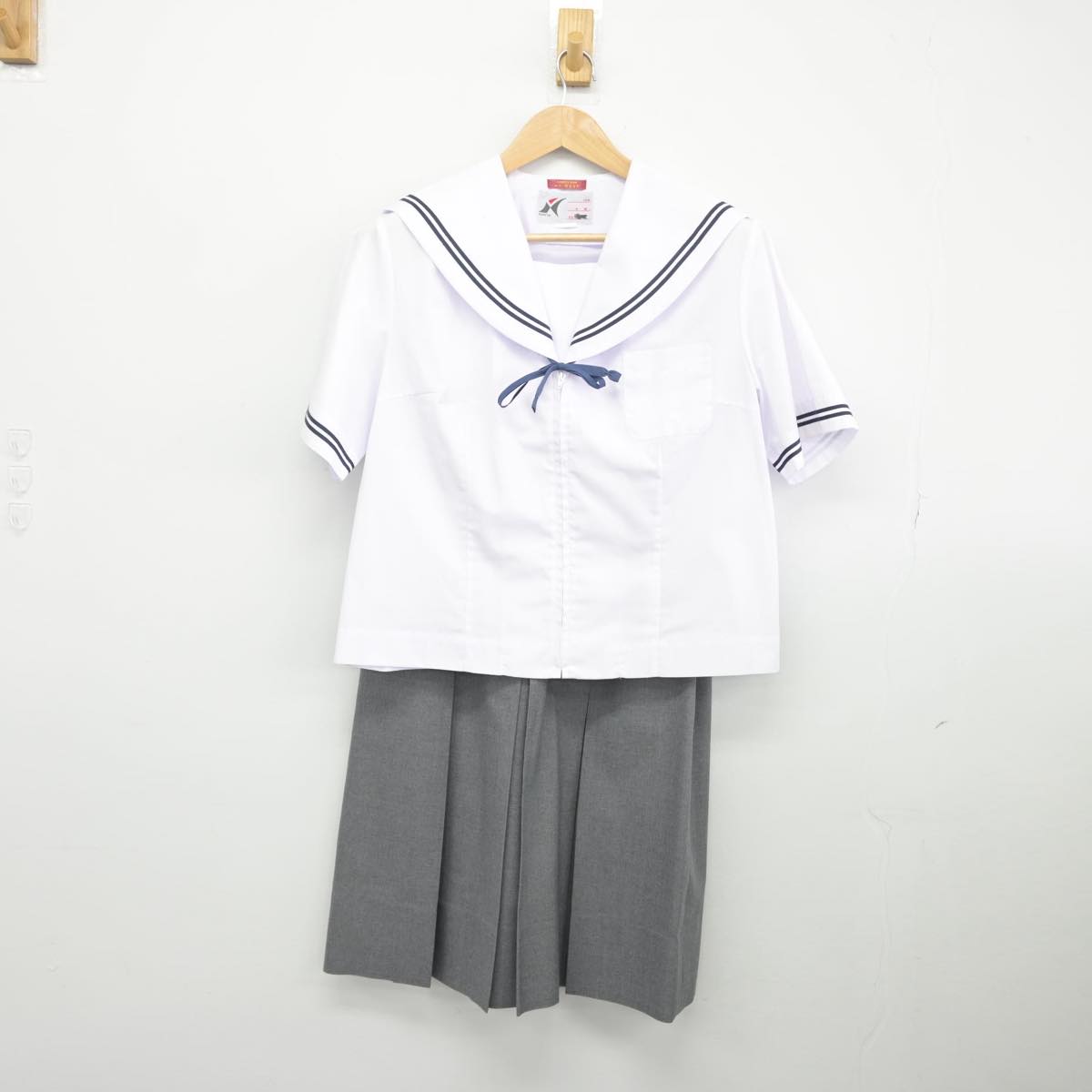 【中古】千葉県 成田中台中学校 女子制服 4点（セーラー服・スカート）sf031953