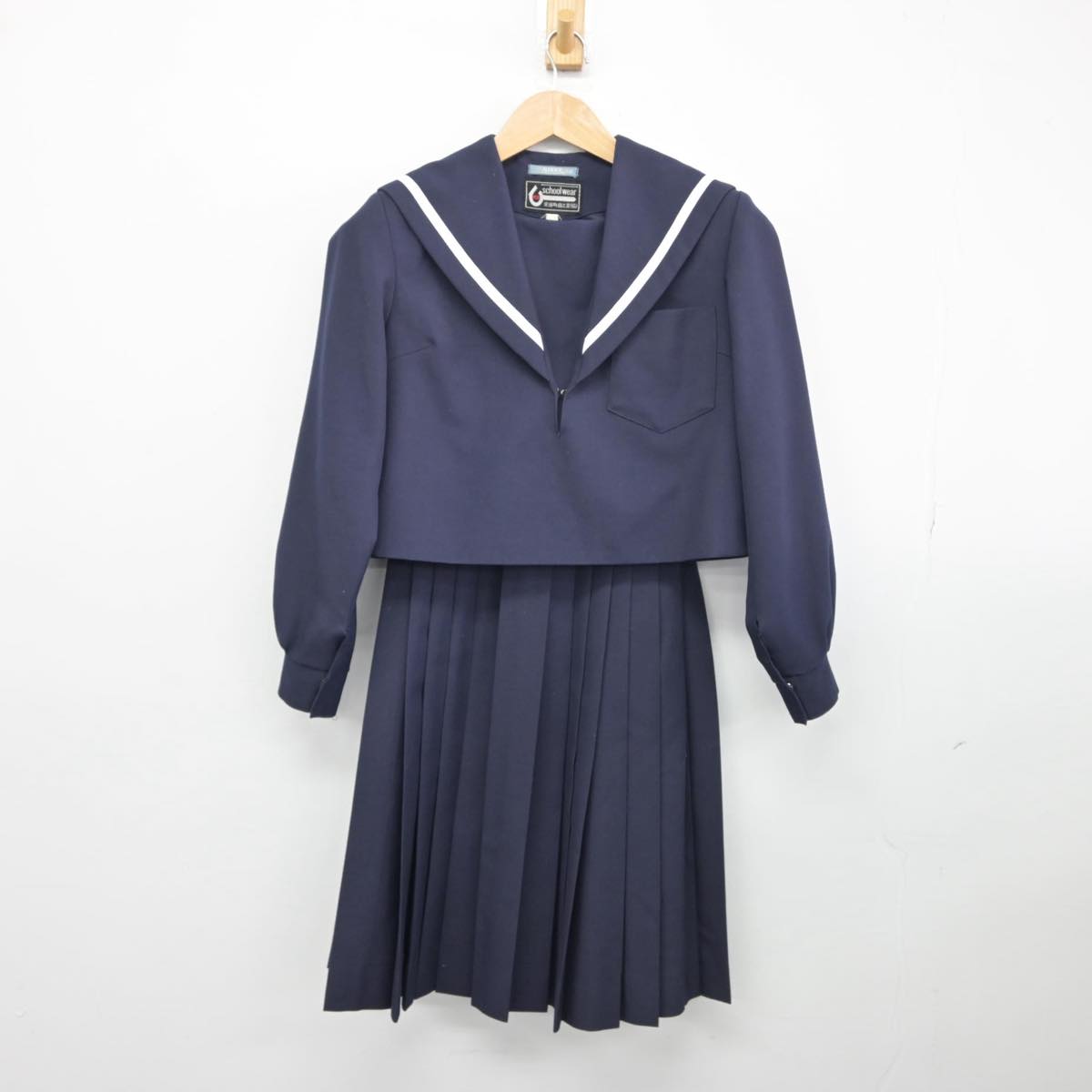 中古】愛知県 愛知県立横須賀中学校 女子制服 2点（セーラー服