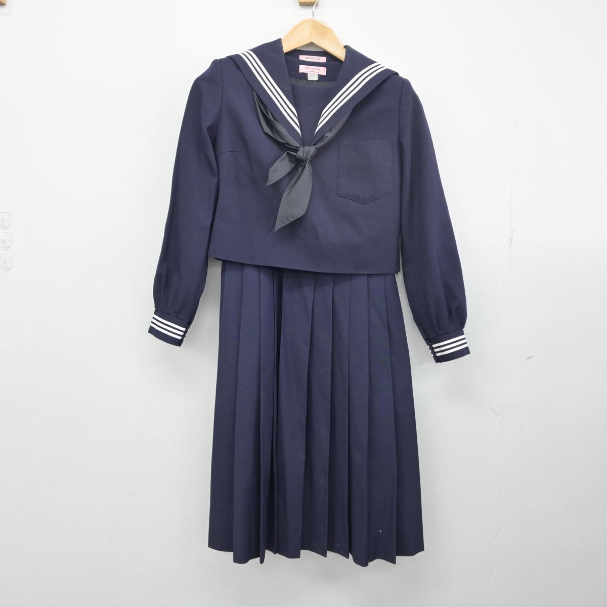 中古】茨城県 三和中学校 女子制服 3点（セーラー服・ジャンパー