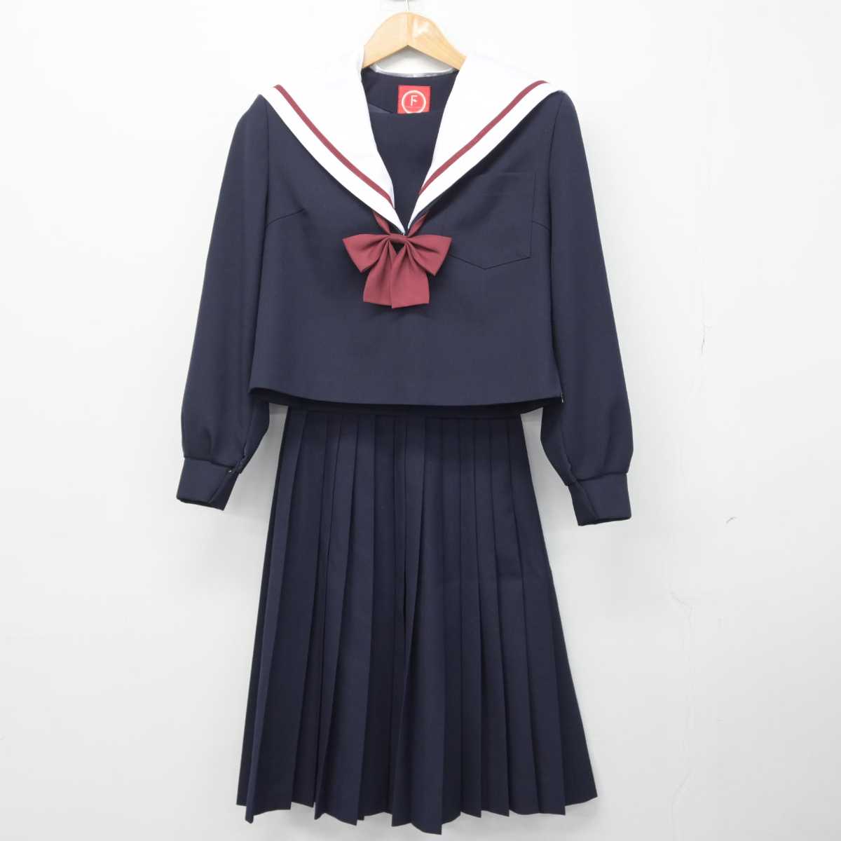 【中古】愛知県 稲沢市立治郎丸中学校 女子制服 2点（セーラー服・スカート）sf033035