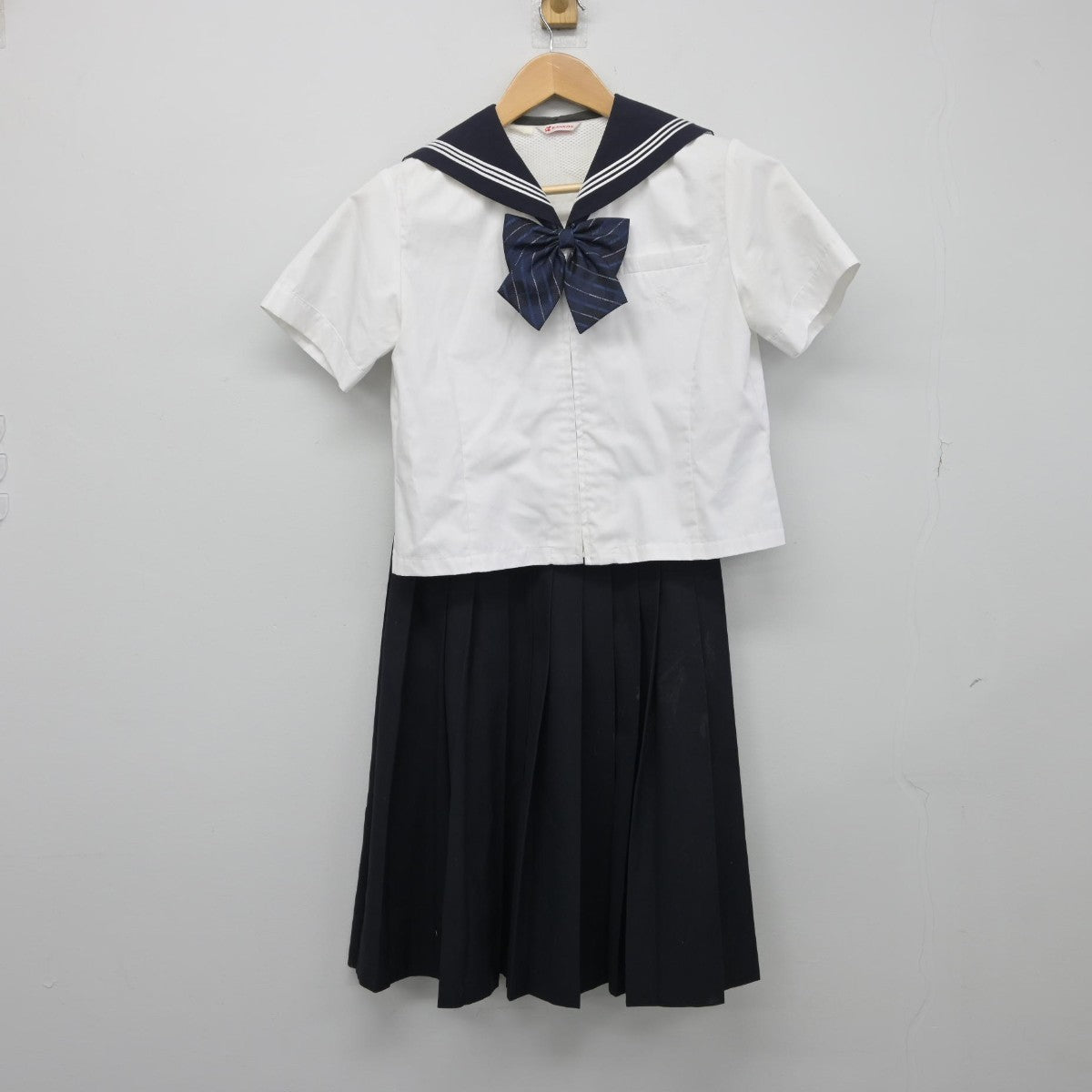 中古】東京都 佼成学園女子高等学校 女子制服 4点（セーラー服