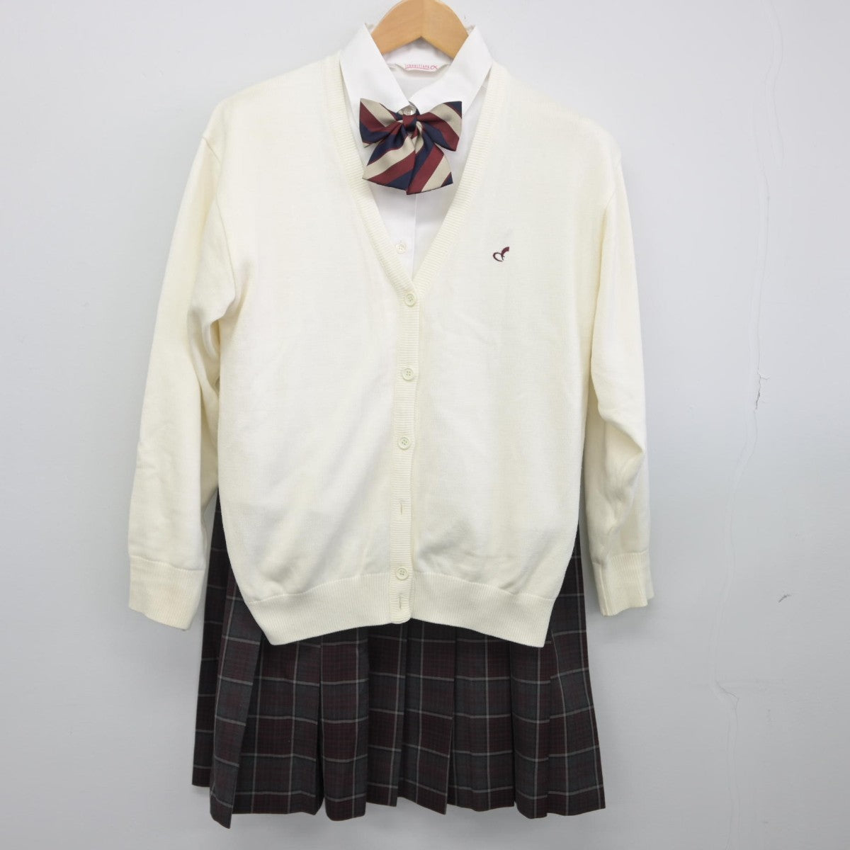 【中古】兵庫県 三田松聖高等学校 女子制服 5点（ニット・シャツ・スカート）sf033416