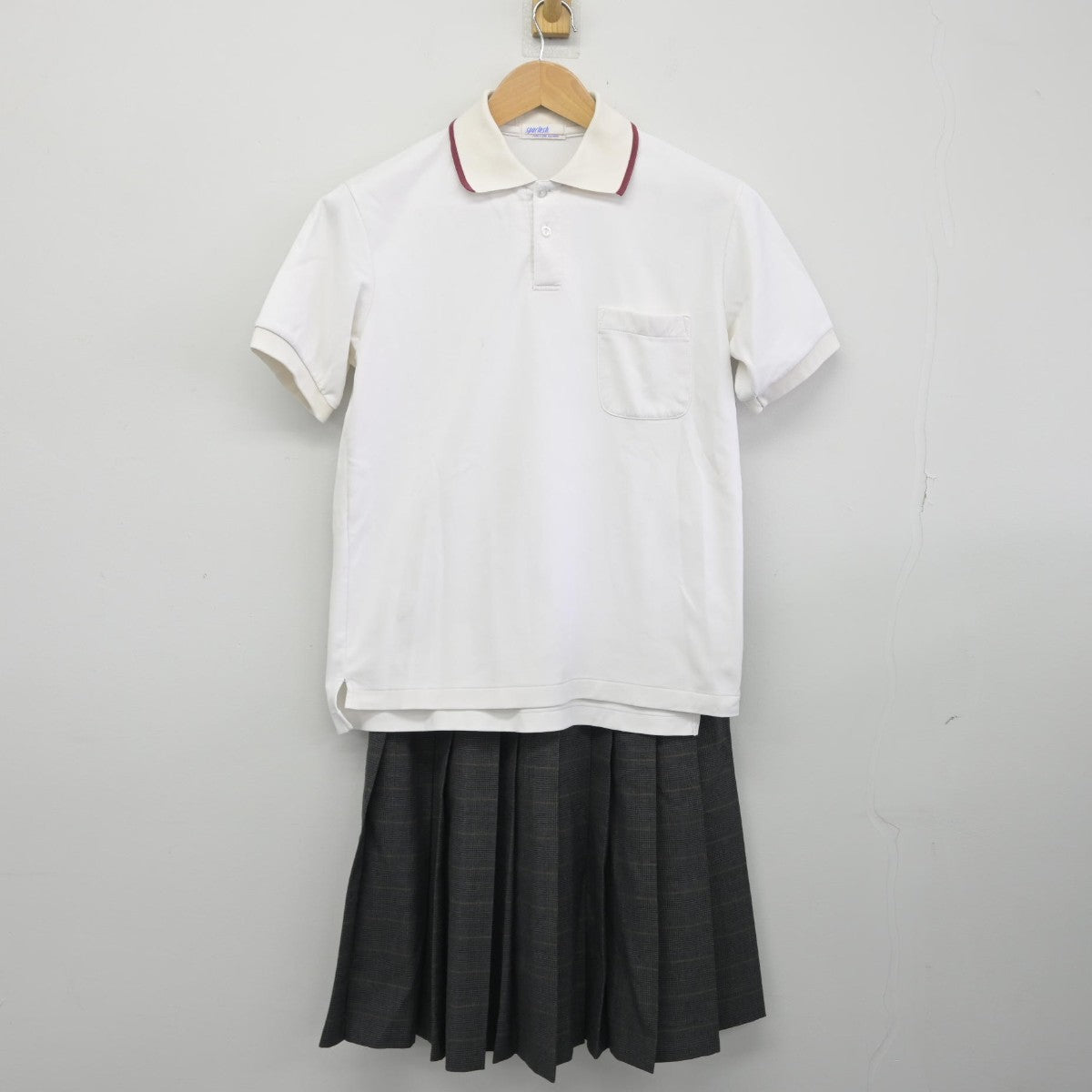 【中古】埼玉県 日進中学校 女子制服 2点（シャツ・スカート）sf034428