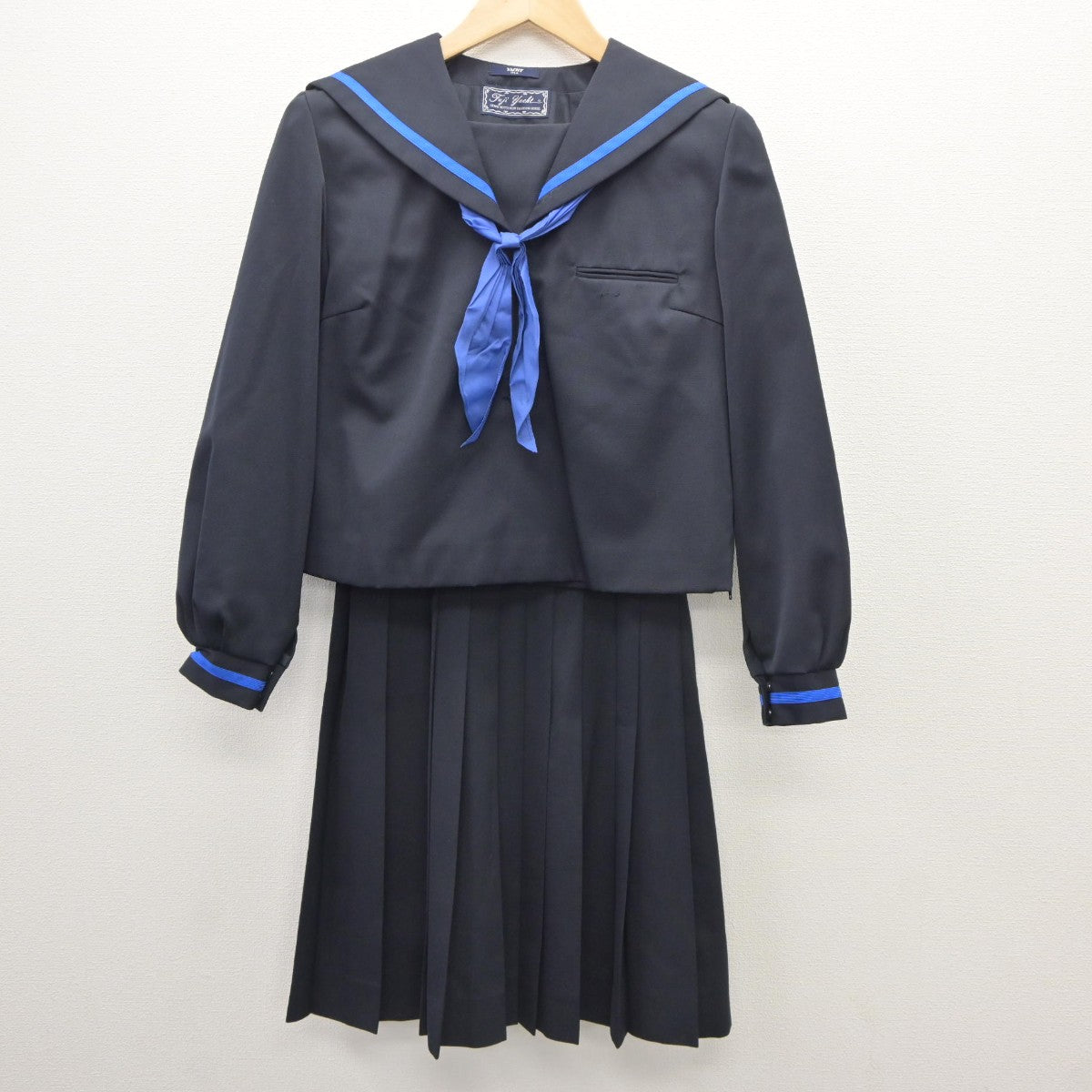 jc 女子 制服 ☆女子中学生制服☆青森県弘前市立第五中学校制服☆珍しい青線☆セーラー服(冬服)被り☆12号☆未使用新品☆b - 学生服