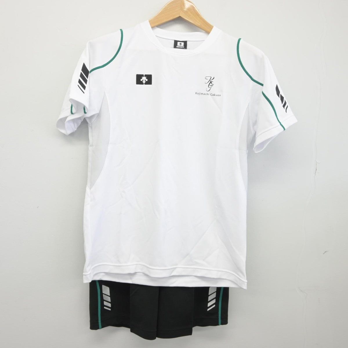 中古】東京都 麹町学園女子中学校 女子制服 2点(体操服 上 中古】東京都 麹町学園女子中学校 女子制服 2点(体操服 上