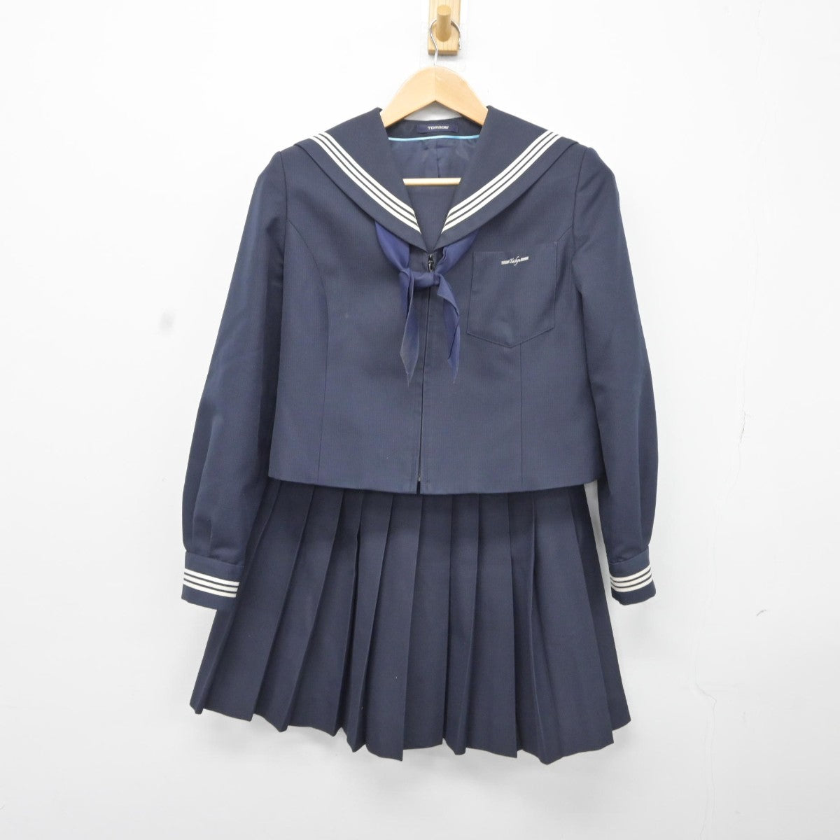 中古】和歌山県 耐久高等学校 女子制服 4点（セーラー服・スカート 