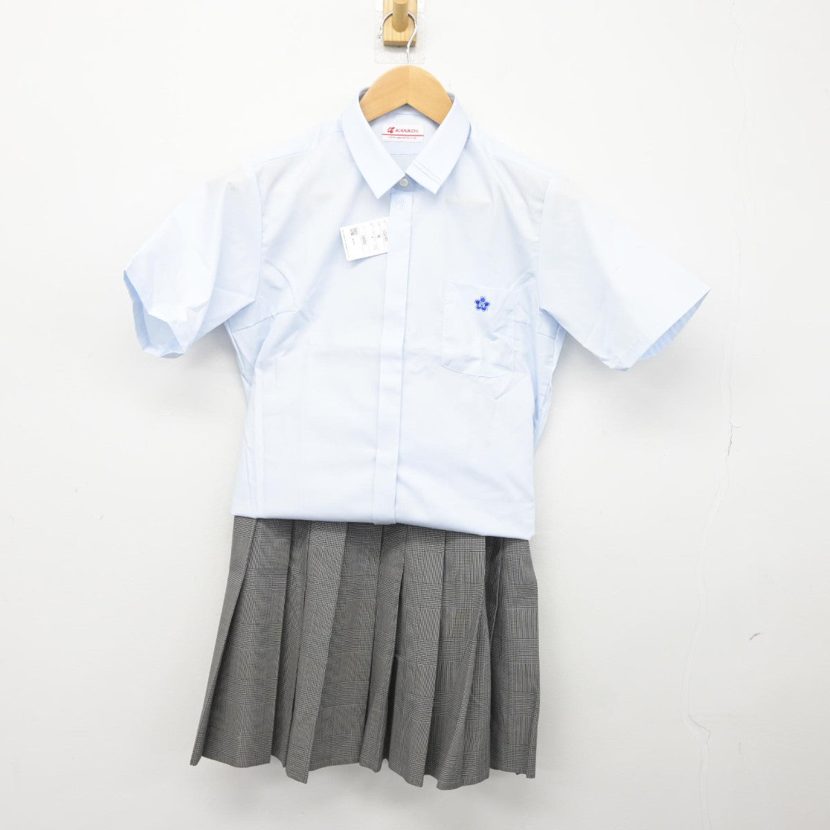 【中古】千葉県 佐倉西高等学校 女子制服 2点（シャツ・スカート）sf038295