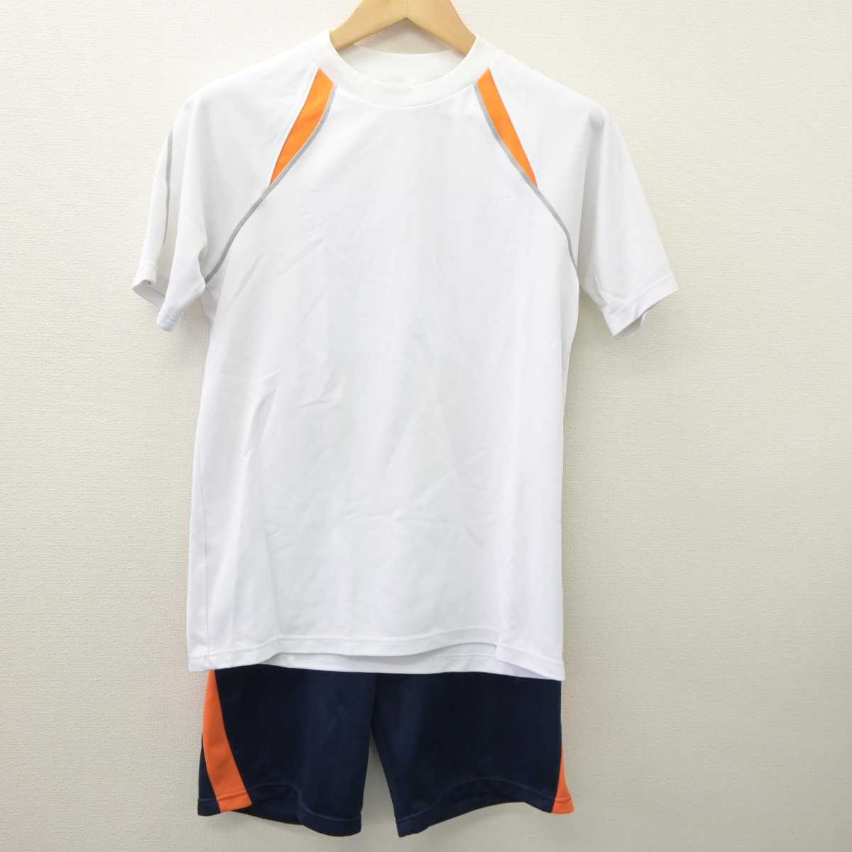 【中古】佐賀県 基里中学校 女子制服 2点 (体操服 上・体操服 下) sf035611