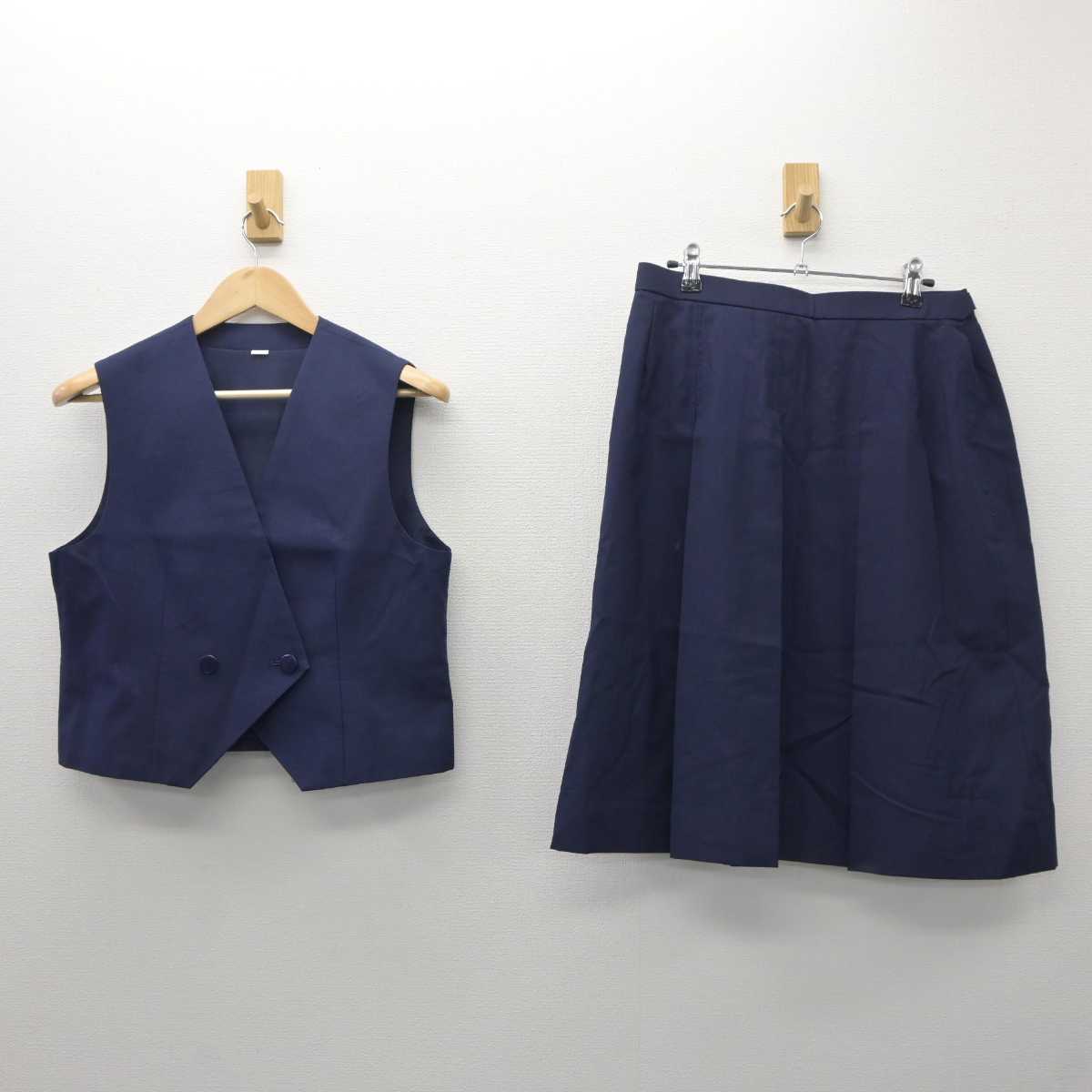 【中古】東京都 武蔵村山第三中学校 女子制服 2点 (ベスト・スカート) sf035704