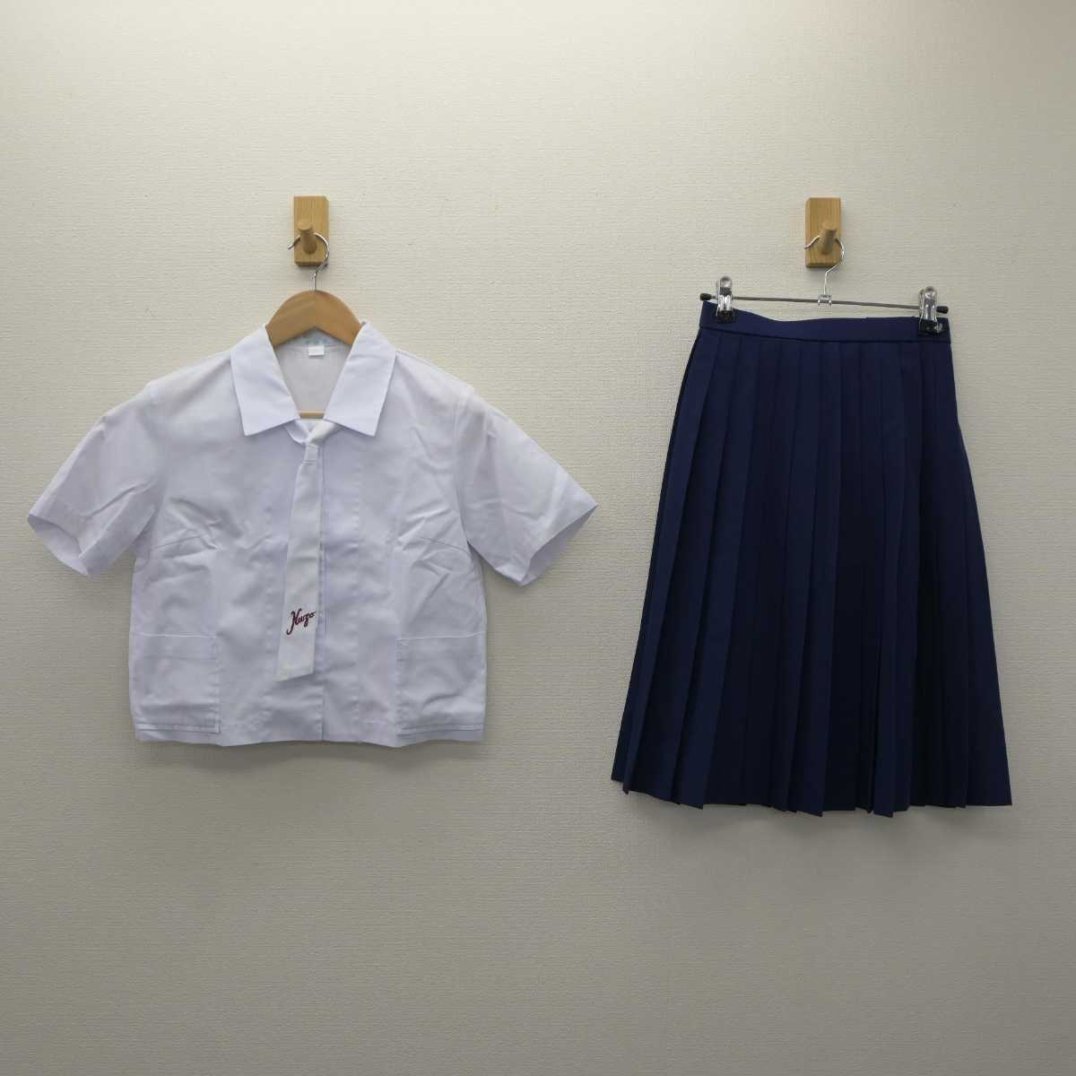 【中古】高知県 高知大学教育学部附属中学校 女子制服 3点 (シャツ・スカート) sf035713