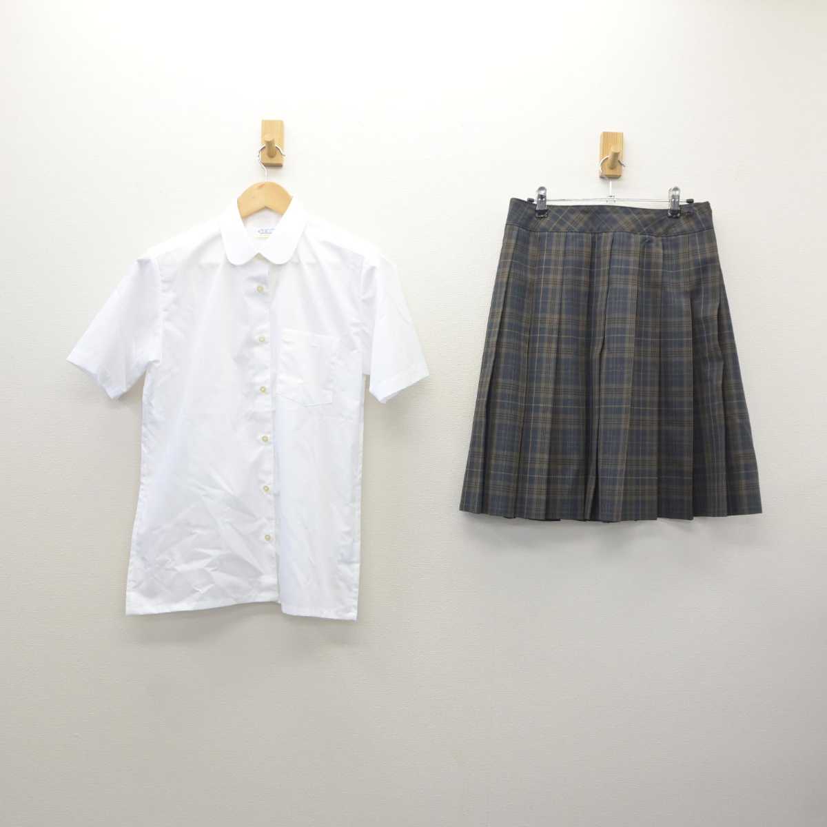 【中古】埼玉県 桶川高等学校 女子制服 2点 (シャツ・スカート) sf035782