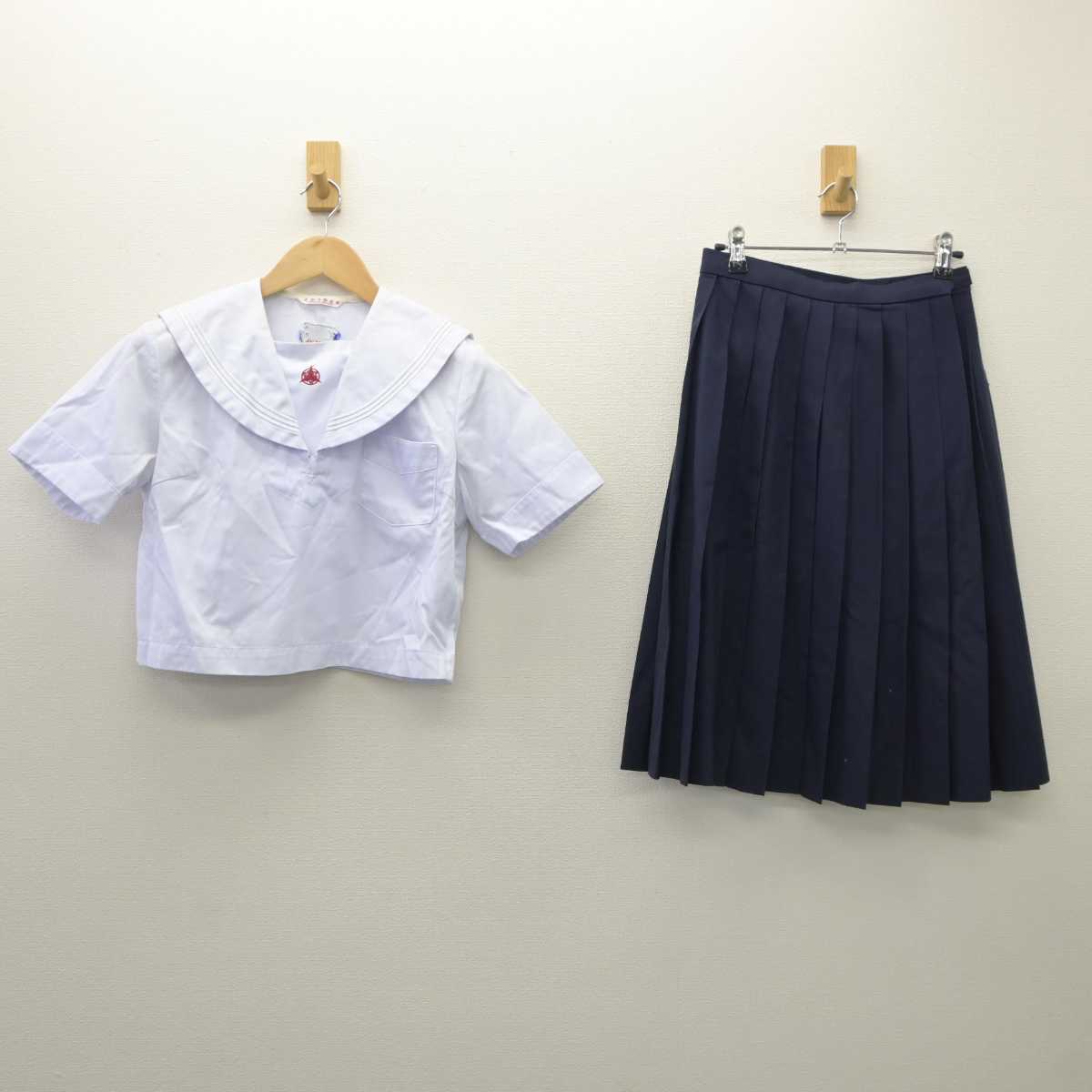 【中古】福岡県 新宮高等学校 女子制服 3点 (セーラー服・スカート) sf035870