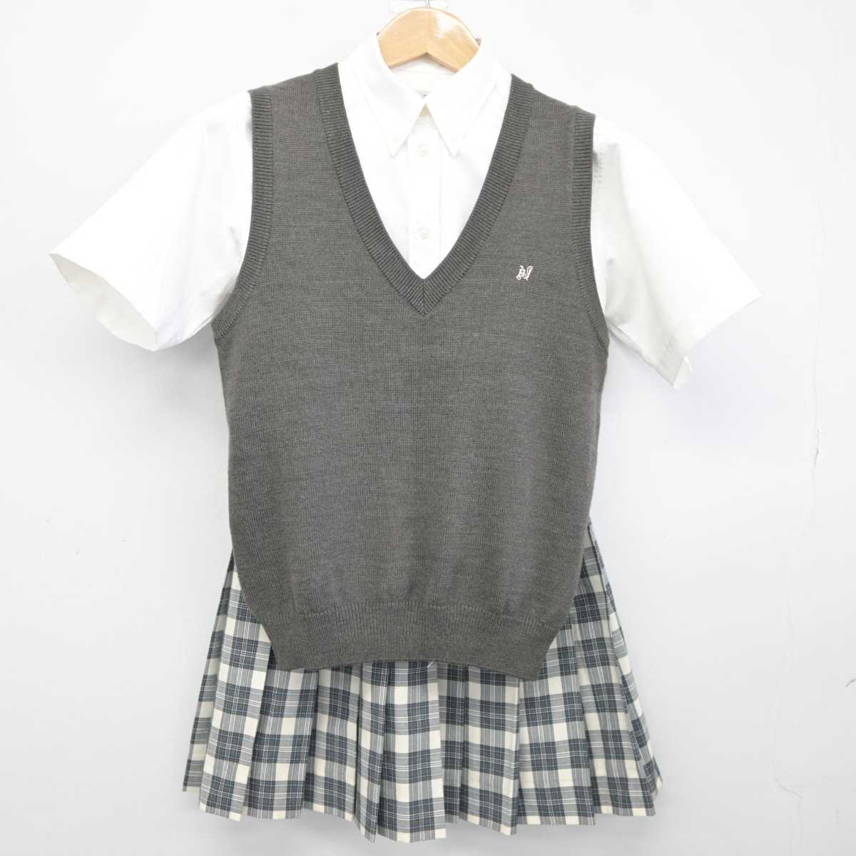 【中古】東京都 日本大学豊山女子高等学校 女子制服 3点 (ニットベスト・シャツ・スカート) sf039913