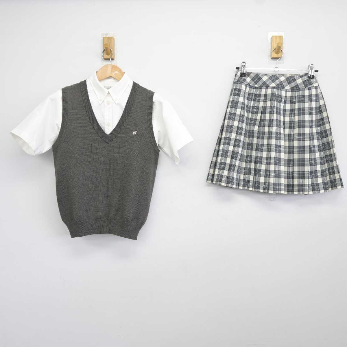 【中古】東京都 日本大学豊山女子高等学校 女子制服 3点 (ニットベスト・シャツ・スカート) sf039913