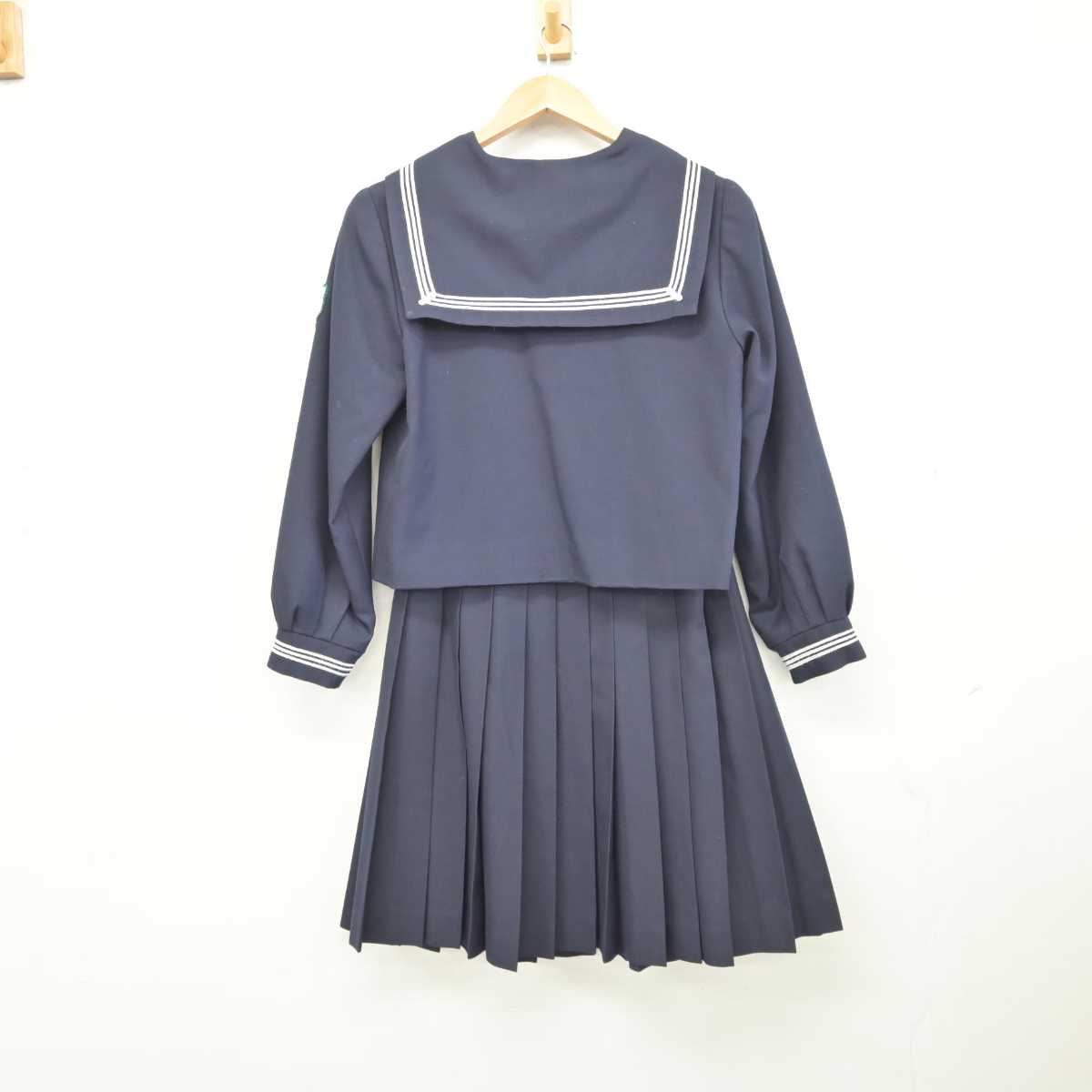 【中古】青森県 弘前市立第四中学校 女子制服 2点 (セーラー服・スカート) sf039997