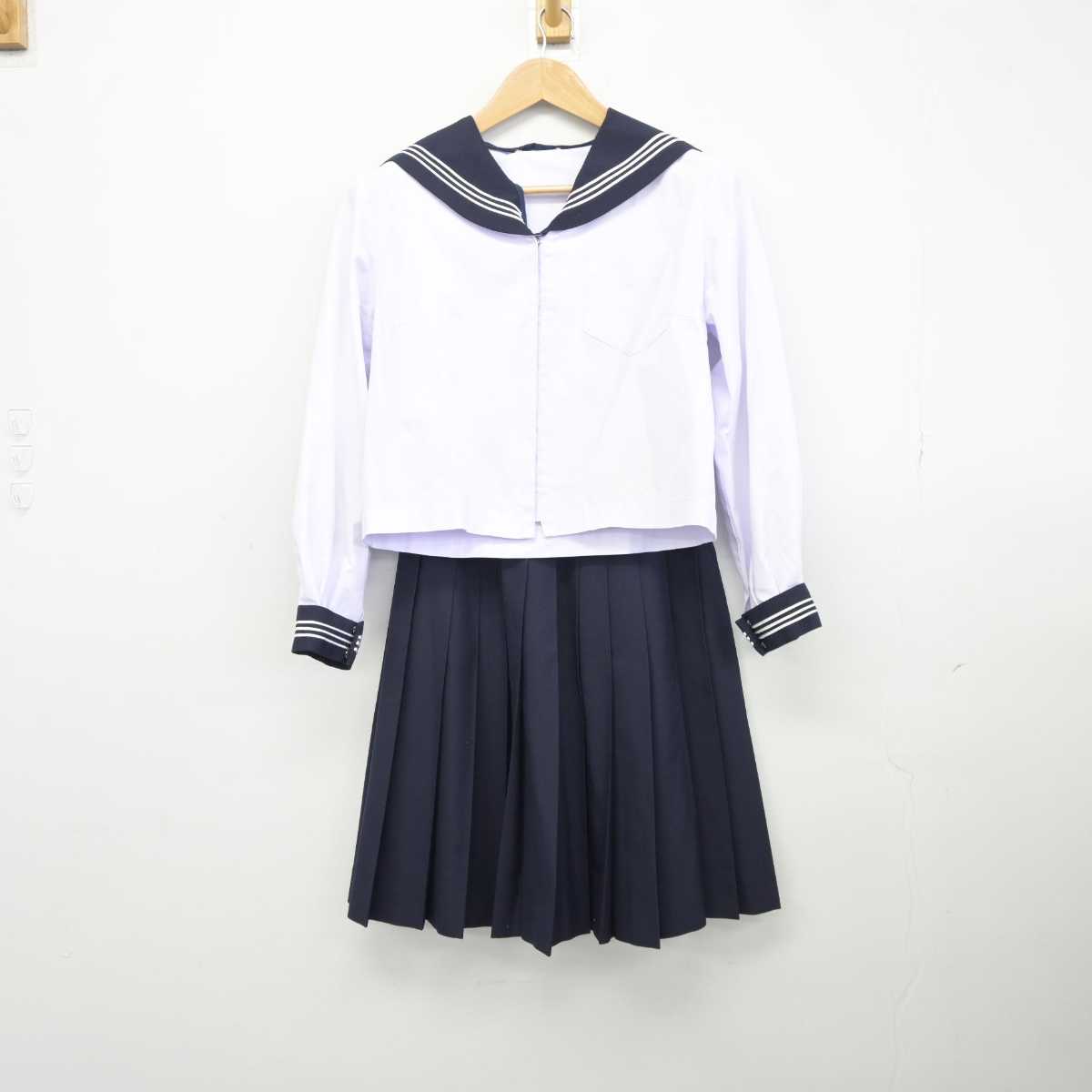 【中古】青森県 弘前市立第四中学校 女子制服 4点 (セーラー服・セーラー服・スカート) sf039998