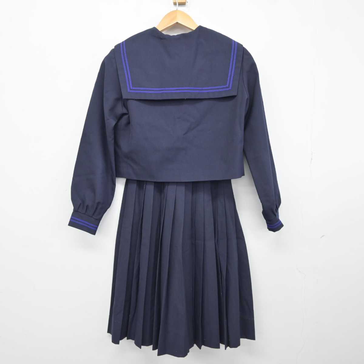 【中古】和歌山県 有功中学校 女子制服 2点 (セーラー服・スカート) sf040112