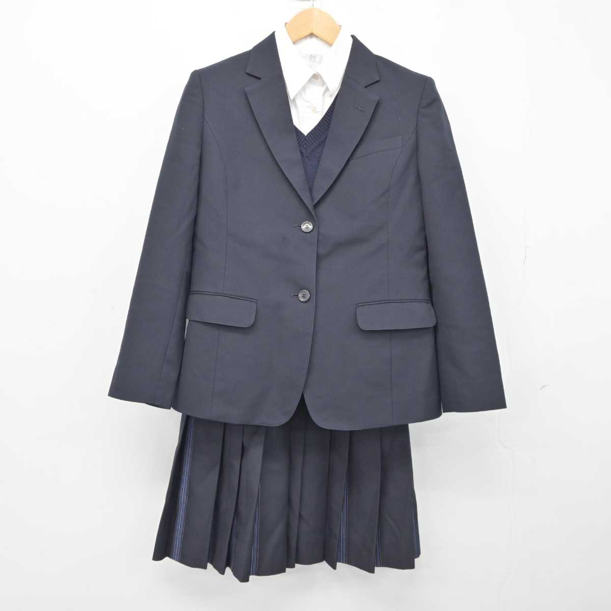 【中古】神奈川県 桐蔭学園高等学校 女子制服 4点 (ブレザー・シャツ・ニット・スカート) sf040135